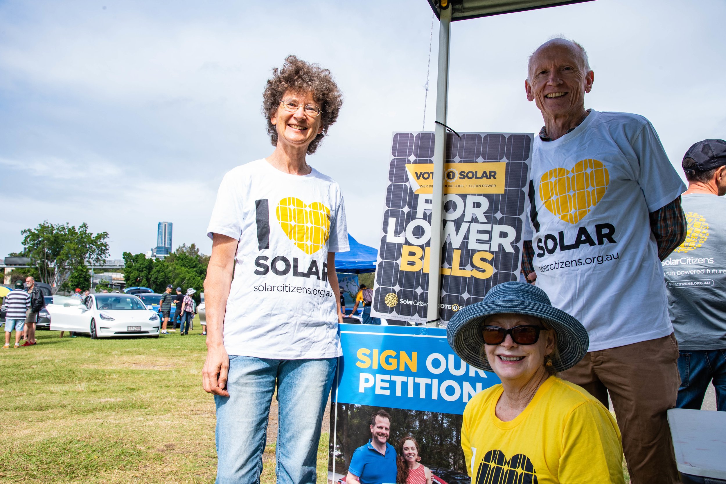 Solar Citizens_ volunteers at Brisbane stall.jpg
