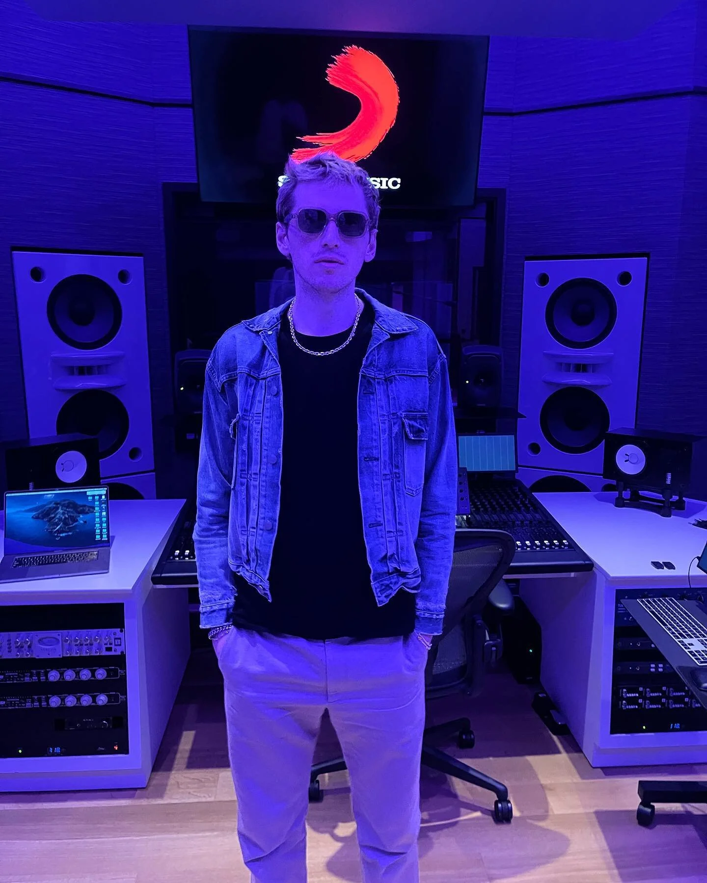Another Smash Record 💿