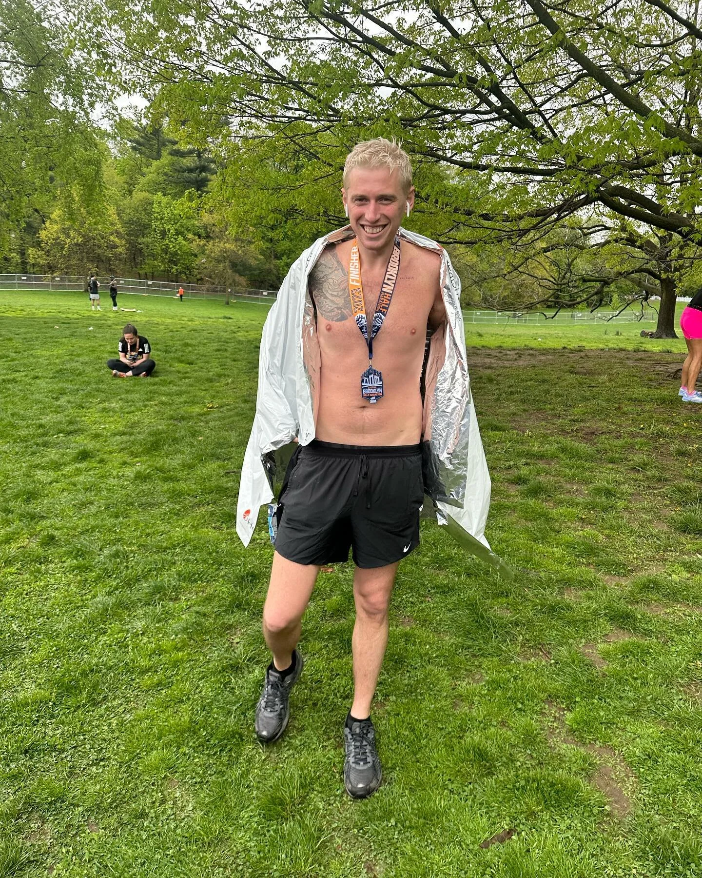 I did it for the foil&hellip;
&bull;
So happy to have completed my first 1/2 marathon in under 2hrs. The goal was to finish but my pace was the icing on the cake&hellip; what&rsquo;s next??