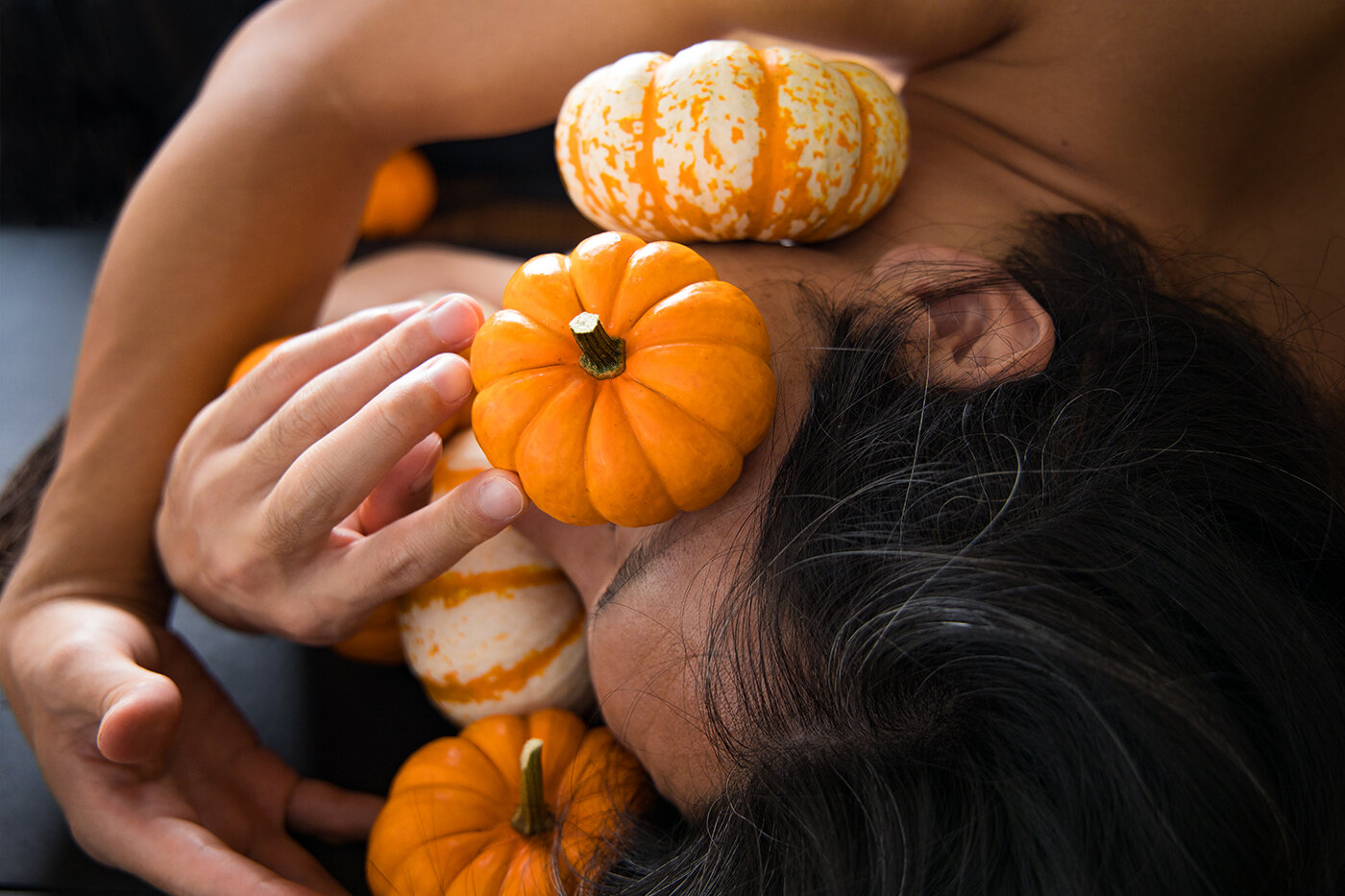 web_Contact improvisation with pumpkin-20.jpg