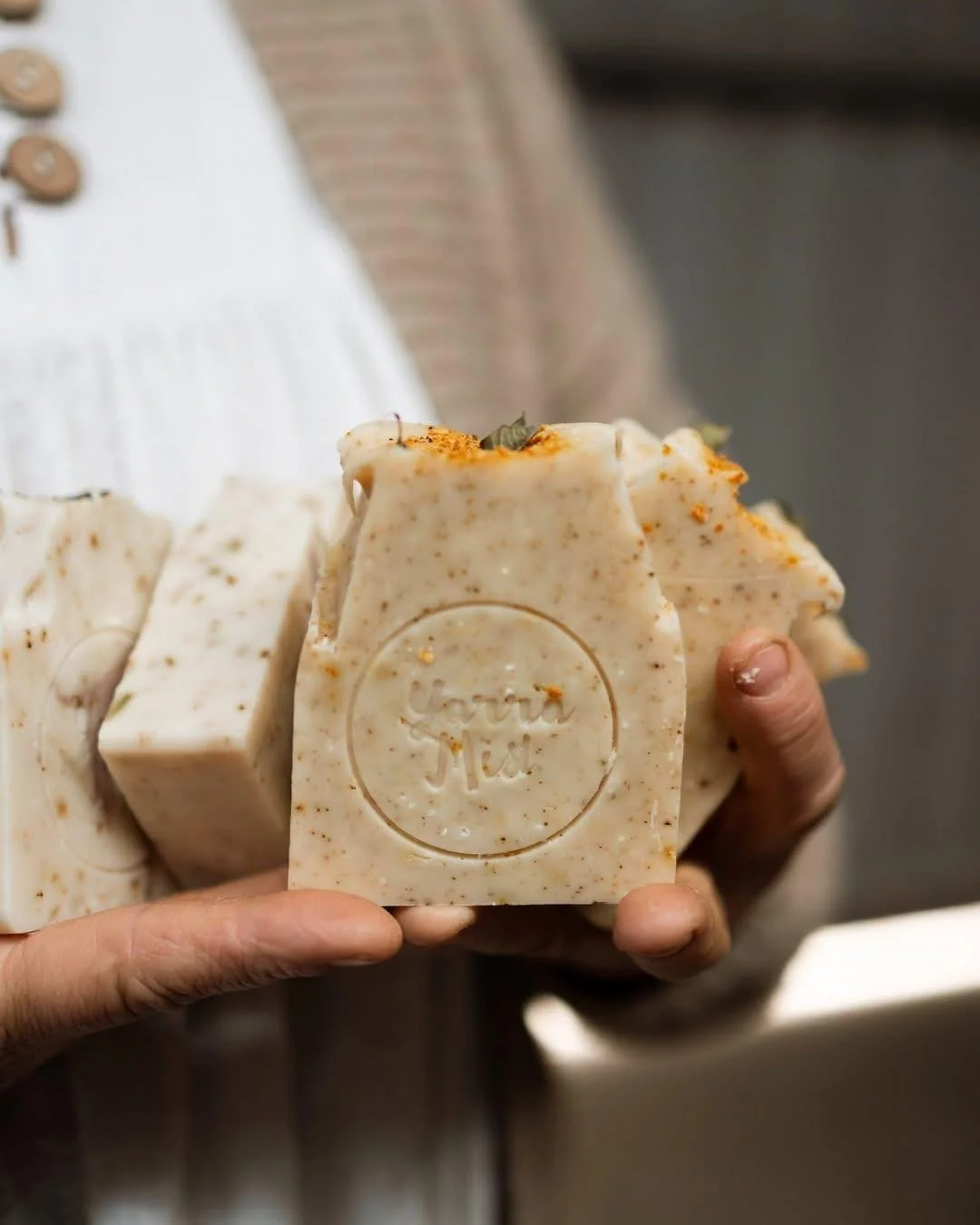 The Layering Method of Yarra Mist aromatherapy involves applying essential oils one at a time.
ORDER MATTERS and using our SOAP during your morning routine will promote relaxation. Follow up with HYDRATING BODY OIL directly onto skin for luscious hyd