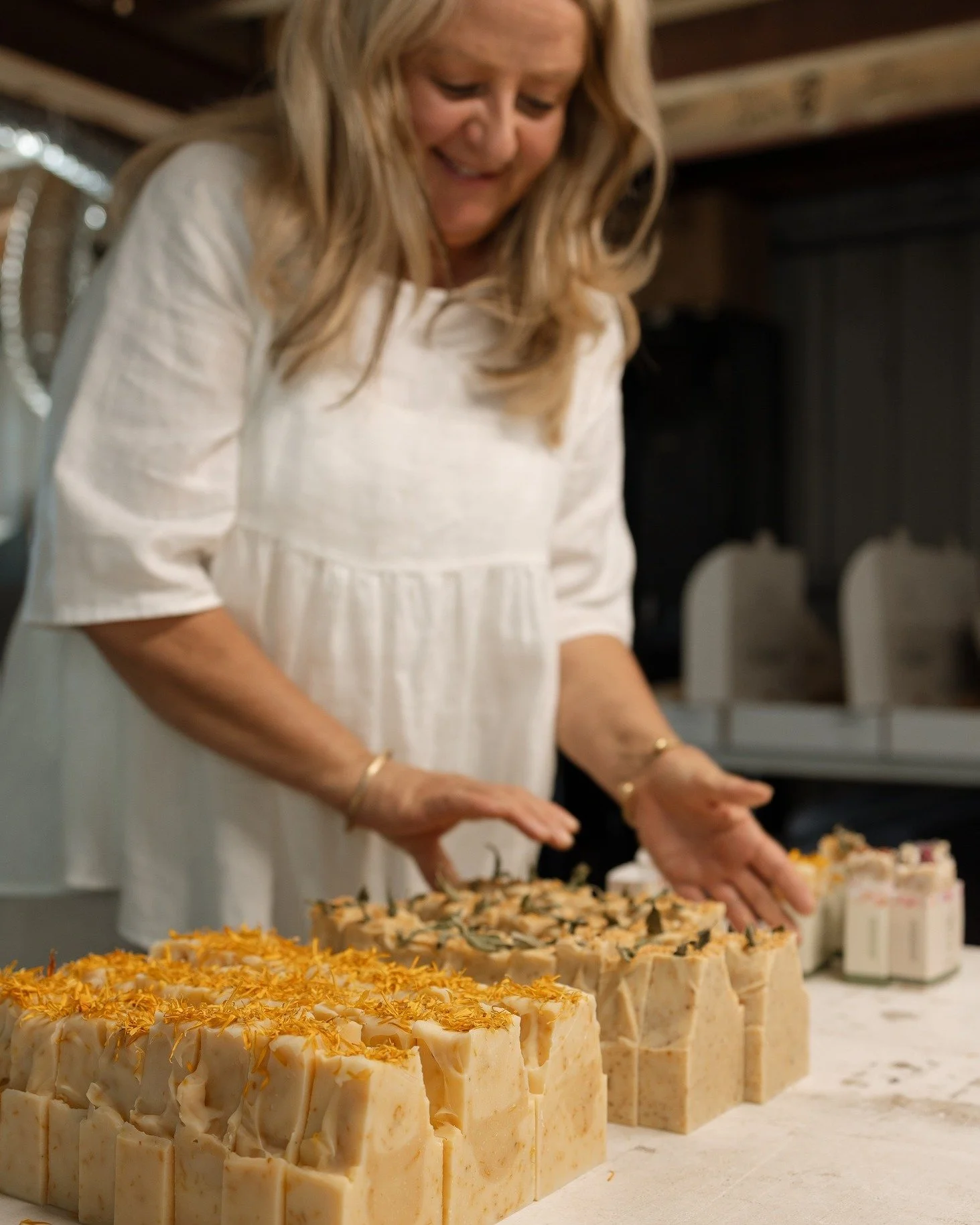 💭💡If you've ever googled "Why doesn't anyone make good, natural, handmade gift ideas with a purpose?" then this post is for you! 💭💡
Someone said to me yesterday "aromatherapy gifts help people in their time of need and they last lo