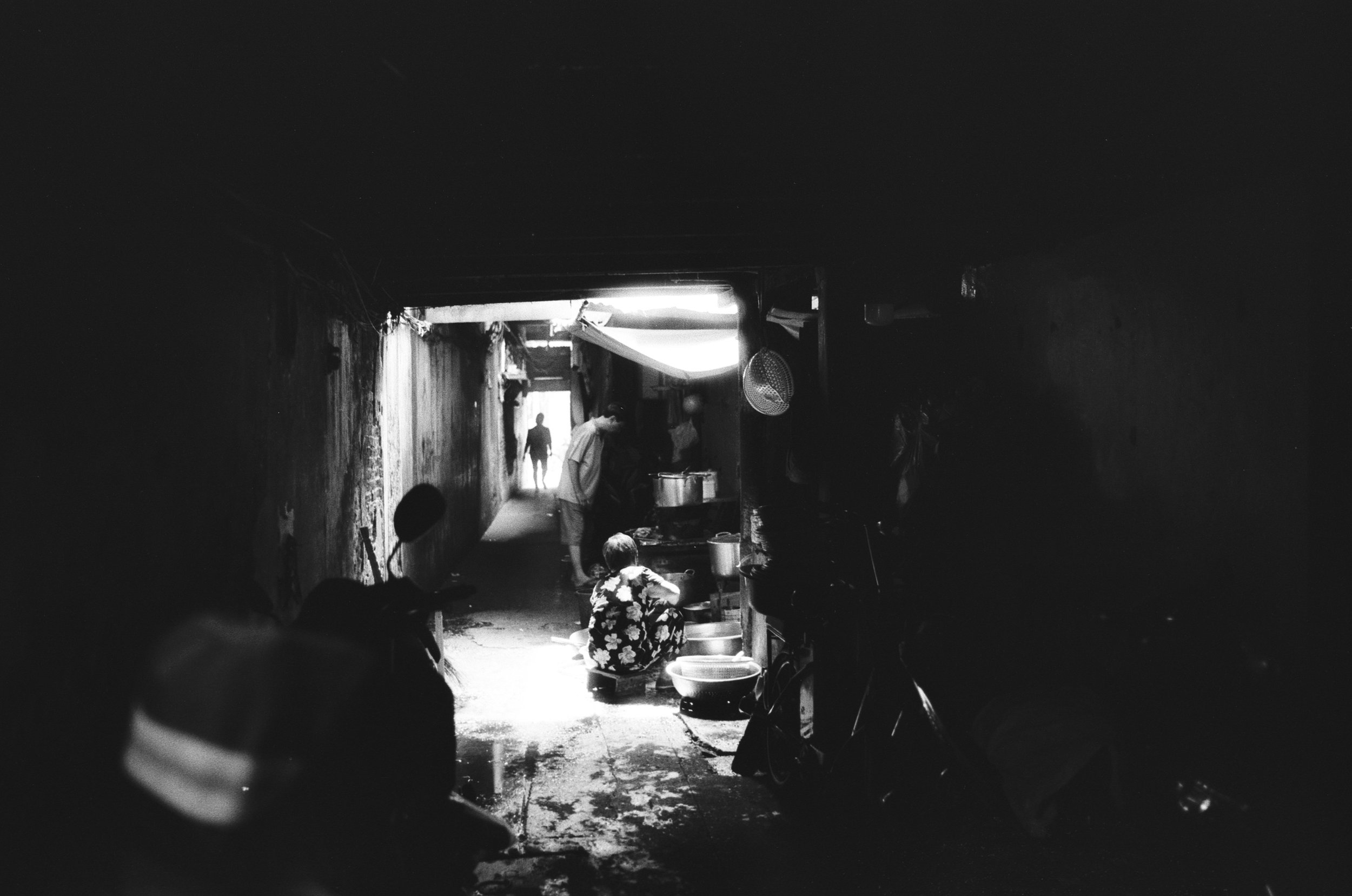 HK Le / I’m a 17 years old high-school students, who is exploring the essence of life through street photography, I mainly shoot film and digital every now and then. IG @ilford_hk5