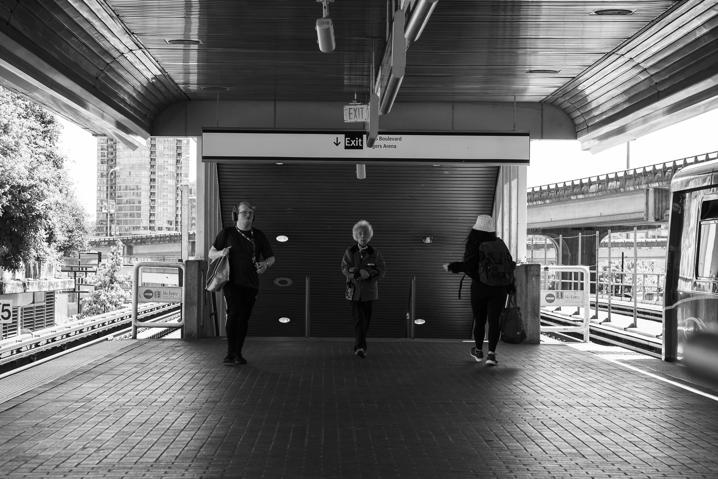 Ramona Hartley / I have been creating images with and without a camera since my younger days. I have no plans to stop. While I love to photograph many subjects, capturing images of day to day life on the street life is the most rewarding. IG @har