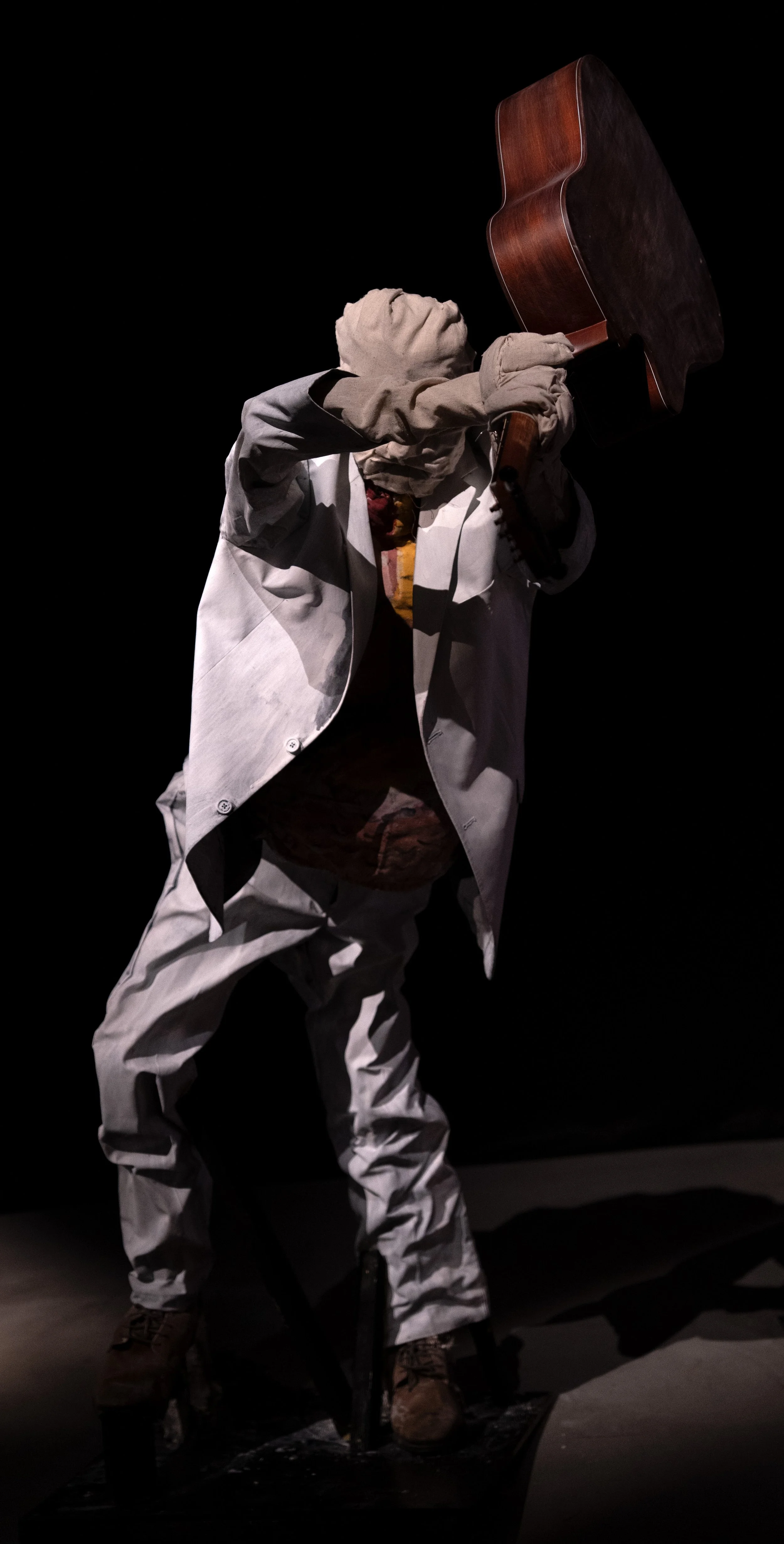 Guitar smash_Julius.jpg