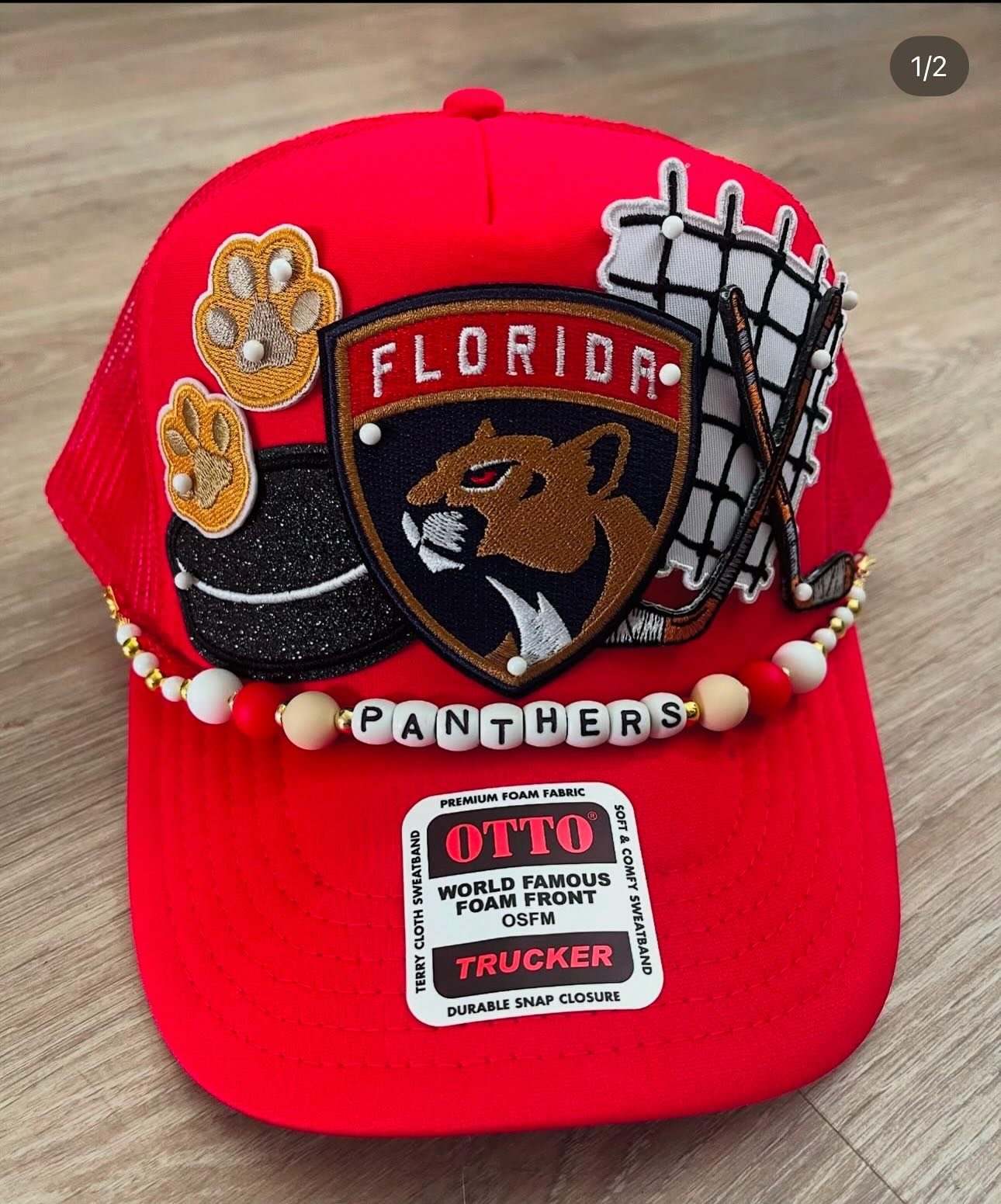 Cheer on our @flapanthers Thursday night in game 4 while browsing our favorite vendors, picking presents for dad, and sipping with the girlies at @theshorely_ftl 

Ladies Night Market 
Thursday, June 12 6:30 - 9:30 pm 
Ladies drink free at @theshorel