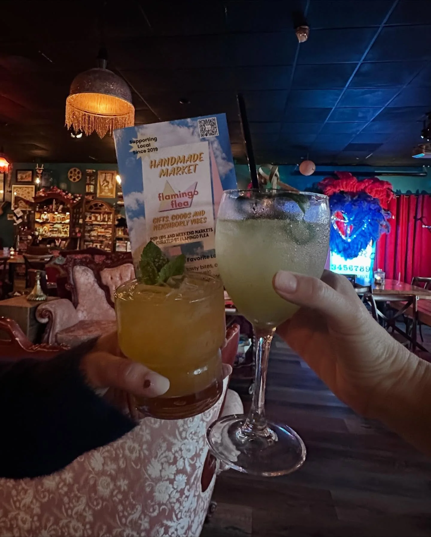 By a raise of hands, who believes that Thanksgiving is next week?! Join us for our Merry Market and Crafts Night at one of the coolest and tastiest bars around, @revelryfla! 

Thanksgiving Eve is the ultimate night to go out during the holidays, don&