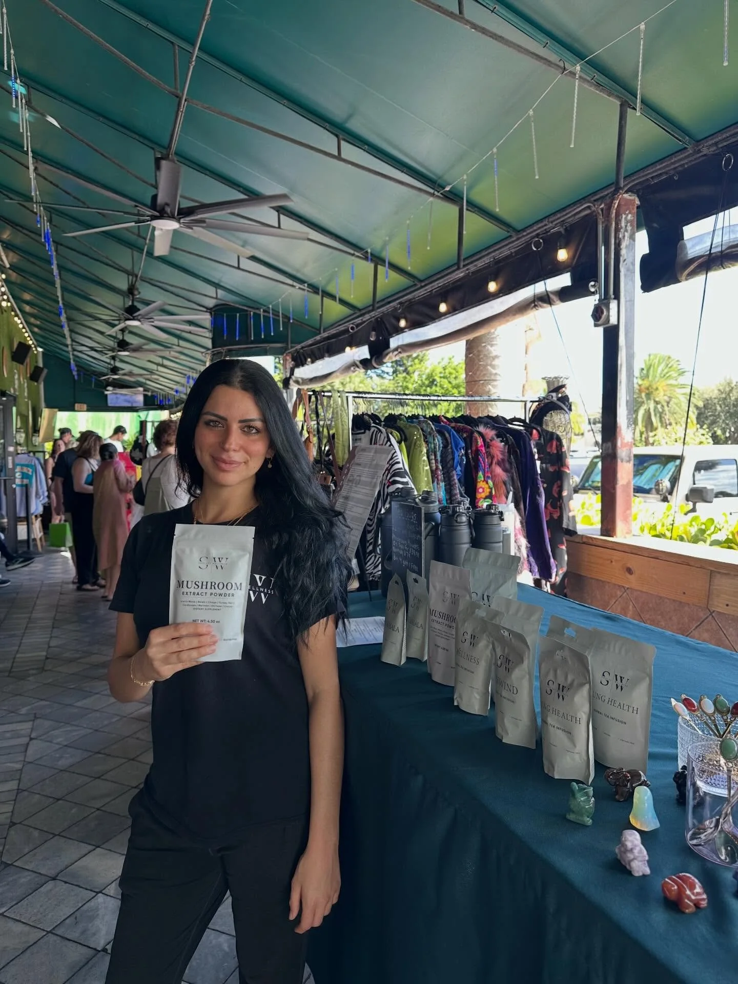 New 2026 vendor applications are now posted on our website. 

We host 3 events a month 2 Flamingo Fleas and 1 Ladies Night Market. Get all the details in our bio or at flamingoflea.com/participate