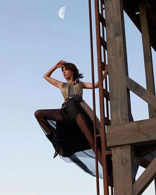 &ldquo;LOOK AHEAD&rdquo; ✨ OUT NOW @Vogue_Ukraine 📸 shot by @higorbastos 
#higorbastosstudio #photography #editorial #earthquakemgmt 
Styling: @taminavonribaupierre 
Model: @tiffanywinteler 
Beauty: @simone_breu 
Retouching of Images: @shearerviljoe