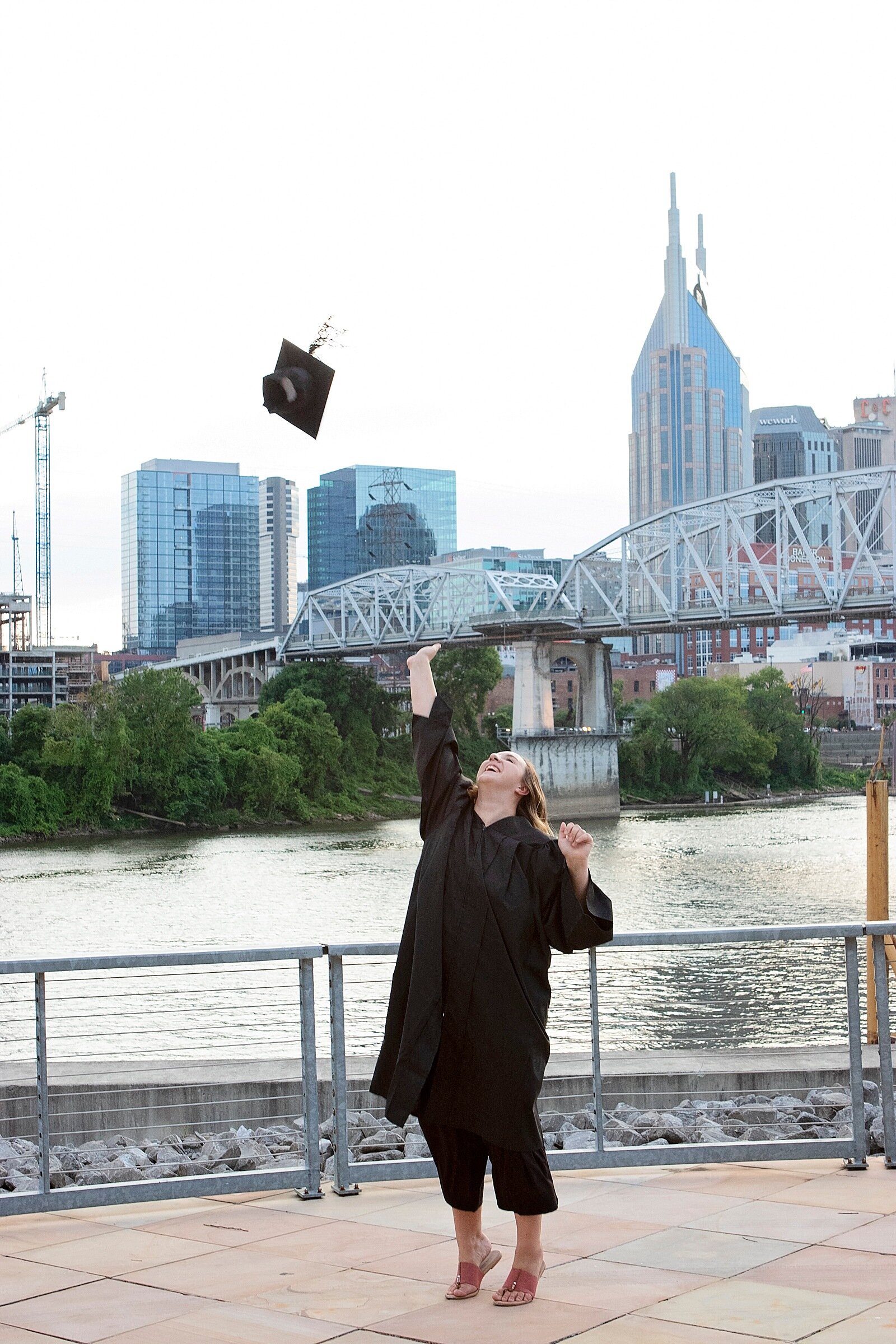 Marisa-graduation-photos-downtown-nashville-Darien Photography (65).jpg