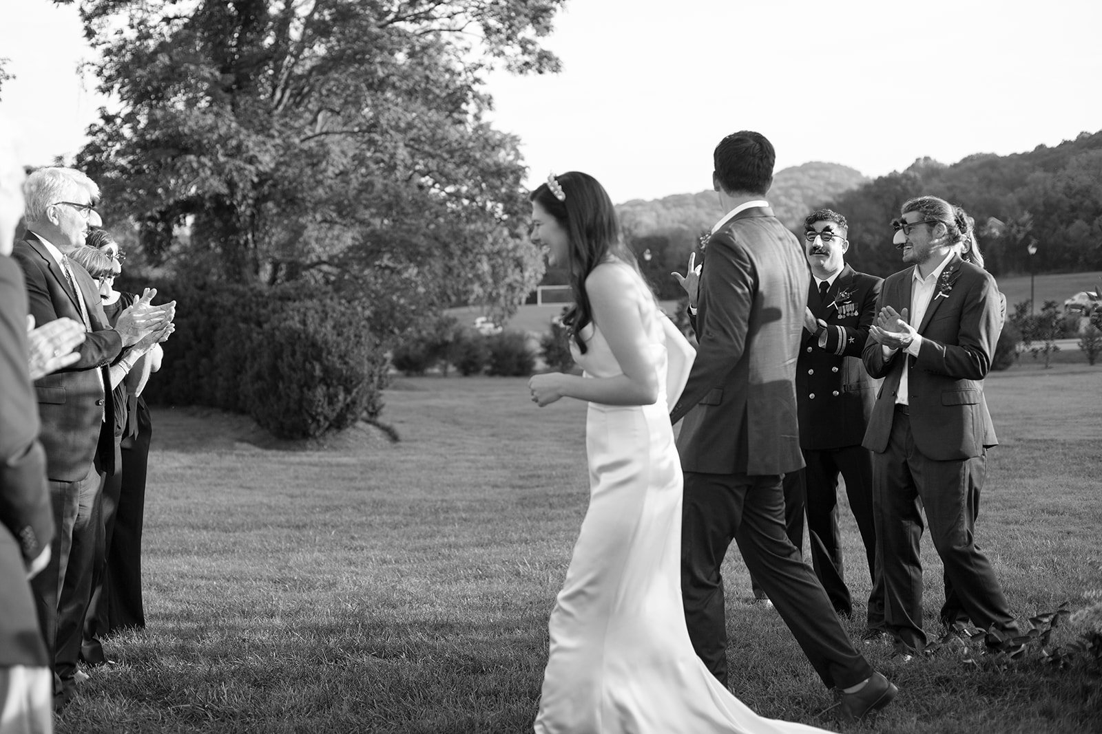 Rungee-Wedding-Ravenswood mansion-Nashville- Darien Photography (887-BW)_websize.jpg