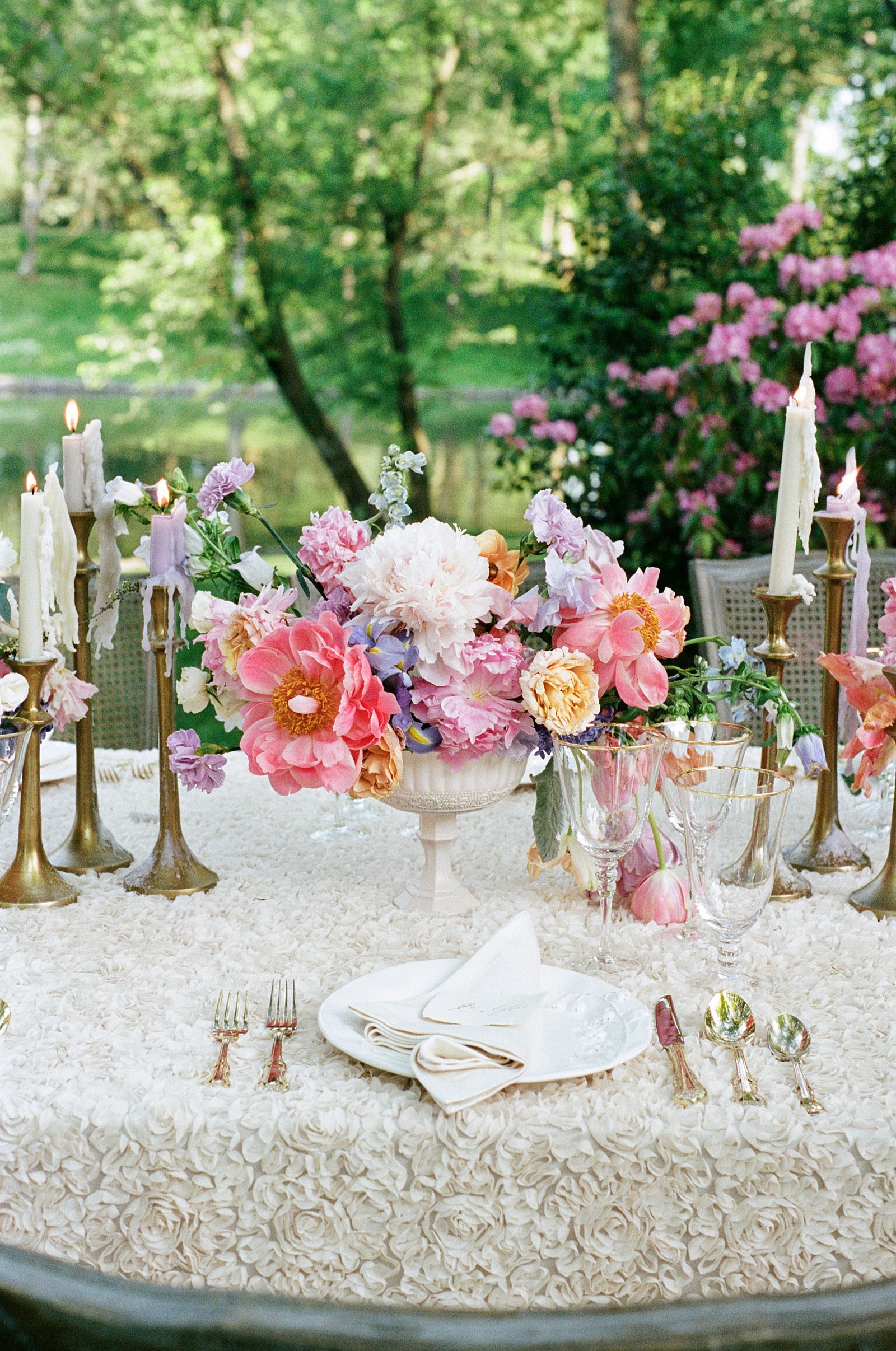 Spring-wedding-inspo-Monet-flowers-Darien Photography (14).jpg