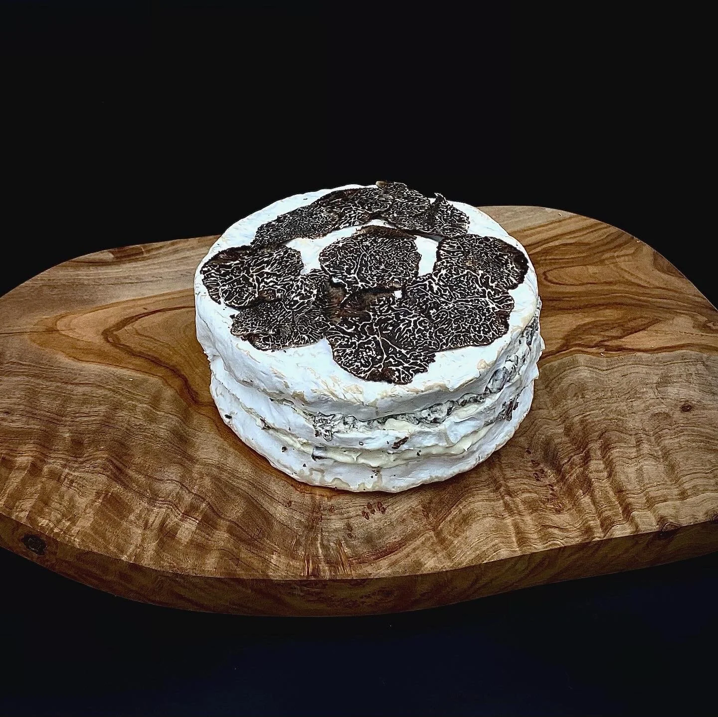 artisanal product made in France Black Truffle homemade Brillat-Savarin Brillat Savarin creamy cheese Hong Kong French products 芝士 Raw milk