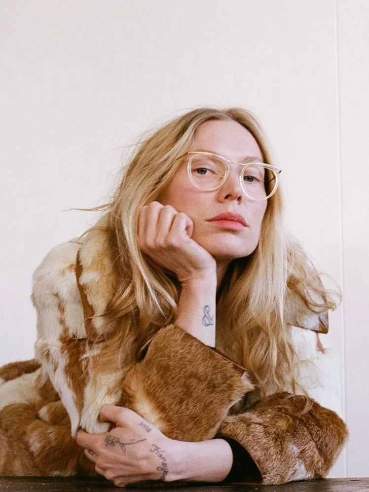 FOCUS FOCUS

eyewear @nylor1955 

Art direction and photography : @annaleonteloron
Assisted by@maaringilbert
Styled by @annaleonteloron and@digger.club
Models: Robin @fleurotica