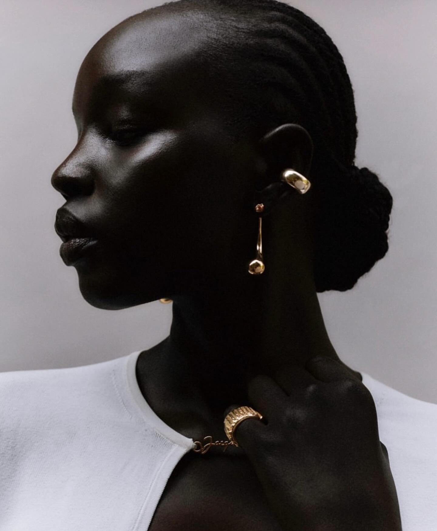 BERRIES jewels @unpolishedmagazine
Photo @sascha_heintze
Stylist @juliaquante