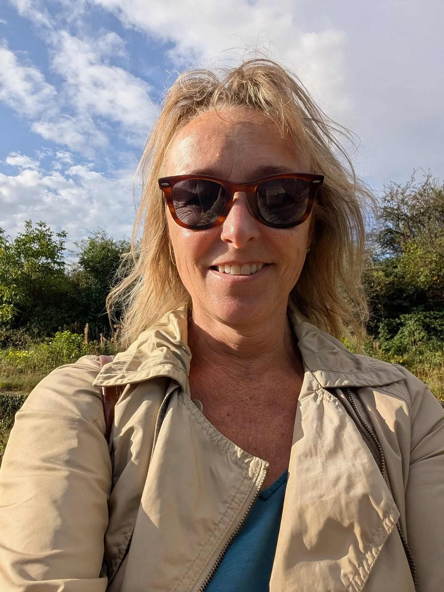 And so the great train journey north begins to #stirling...
And the sun is even shining (for now).
Cannot wait to see everyone @bloodyscotland !
Are you on your way?
#bloodyscotland
#crimefiction
#excited