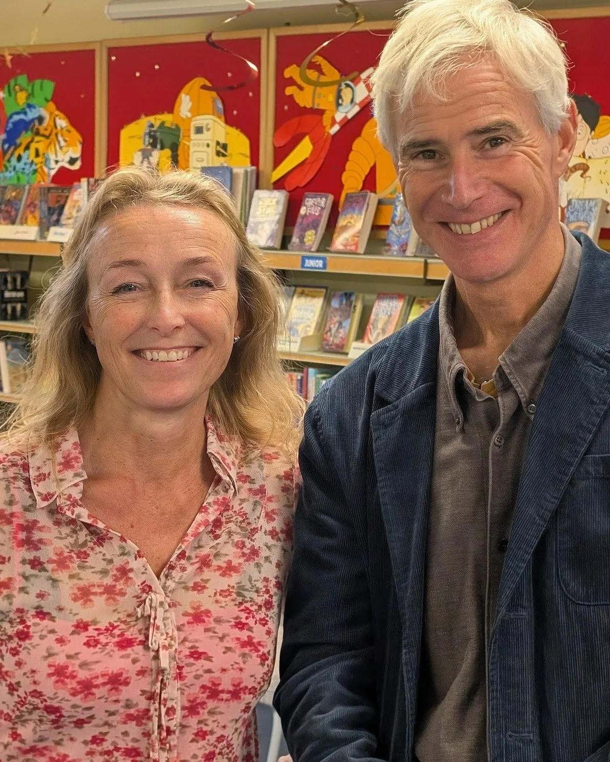 Had such a lovely time interviewing Simon Mason last night at Carterton Library. 
We discussed his excellent thrillers The Woman Who Laughed and A Voice In The Night.
Great turn out, good banter and questions with the audience, and wonderful for me t