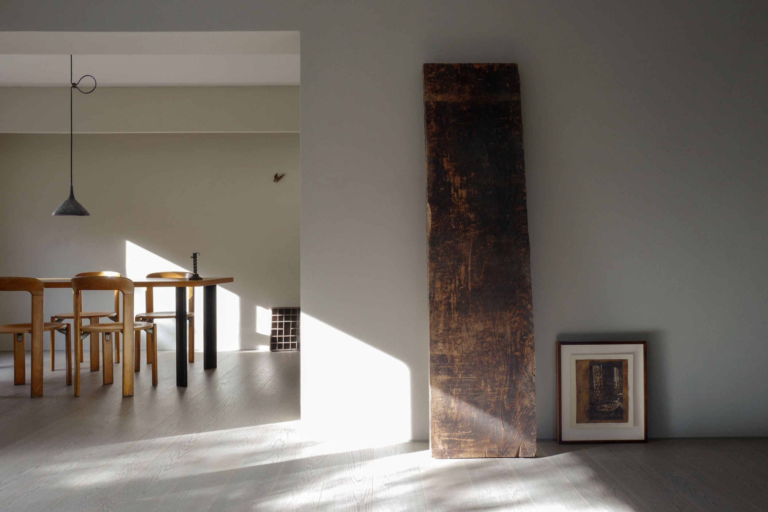 MOMENT(モーメント)の平綿久晃と渡部智宏がデザインしたレジデンスWSのインテリア。