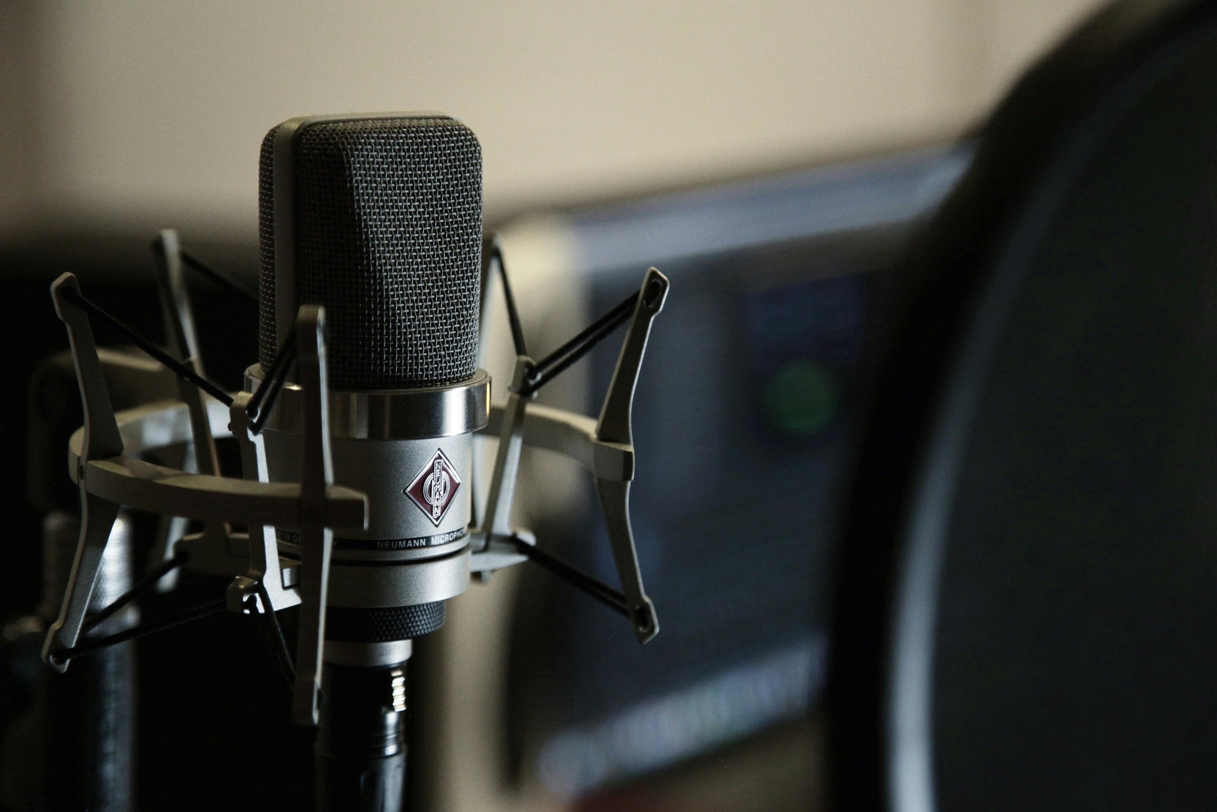 Professional microphone in a voice over recording studio, representing Irish voice over services