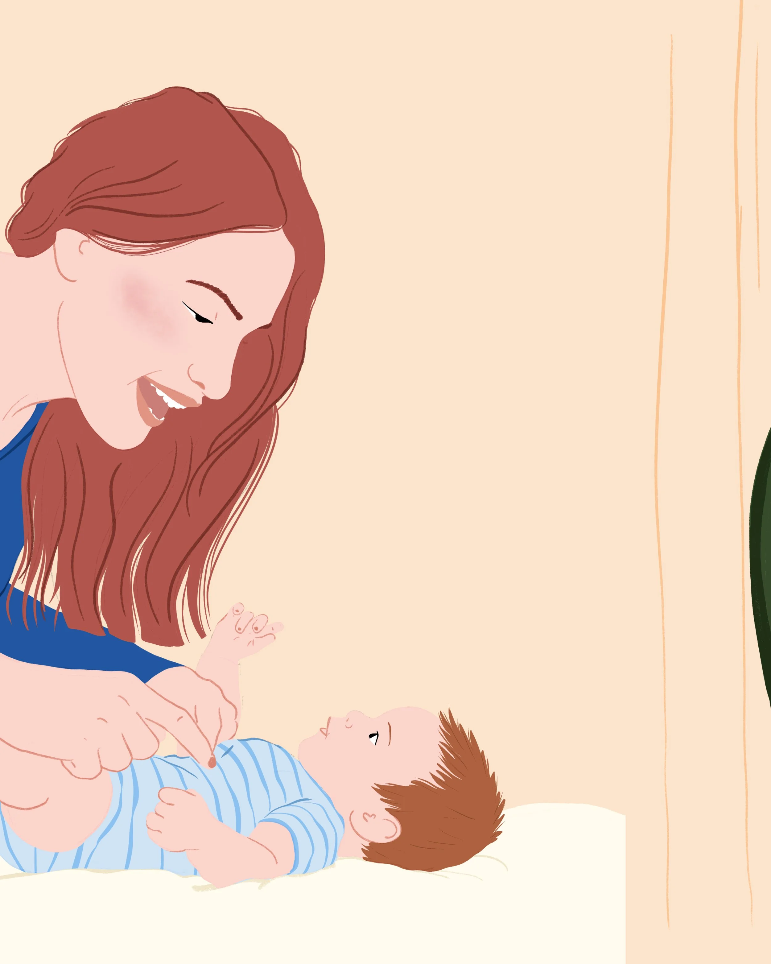 Une mère est en train de jouer avec son bébé sur le sol, l'enfant porte un pyjama à rayures bleues et blanches. La mère sourit et regarde tendrement l'enfant, qui regarde la mère. La scène se passe dans une pièce calme et lumineuse.