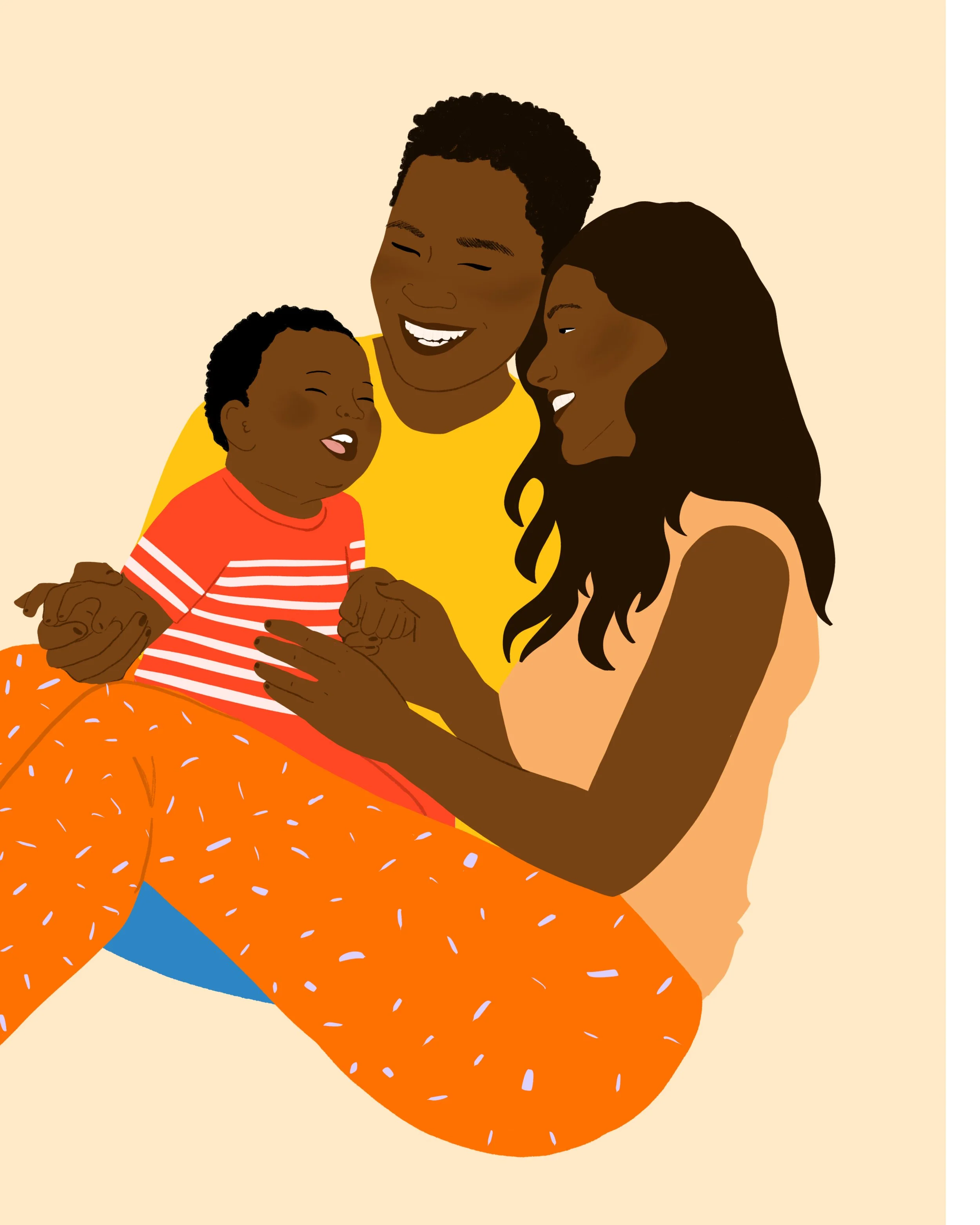 Une famille de trois personnes souriantes, un adulte et deux enfants, partageant un moment de bonheur ensemble. L'adulte, au centre, a la peau foncée et porte un t-shirt jaune. La fillette à gauche porte un t-shirt rouge à rayures blanches et orange.