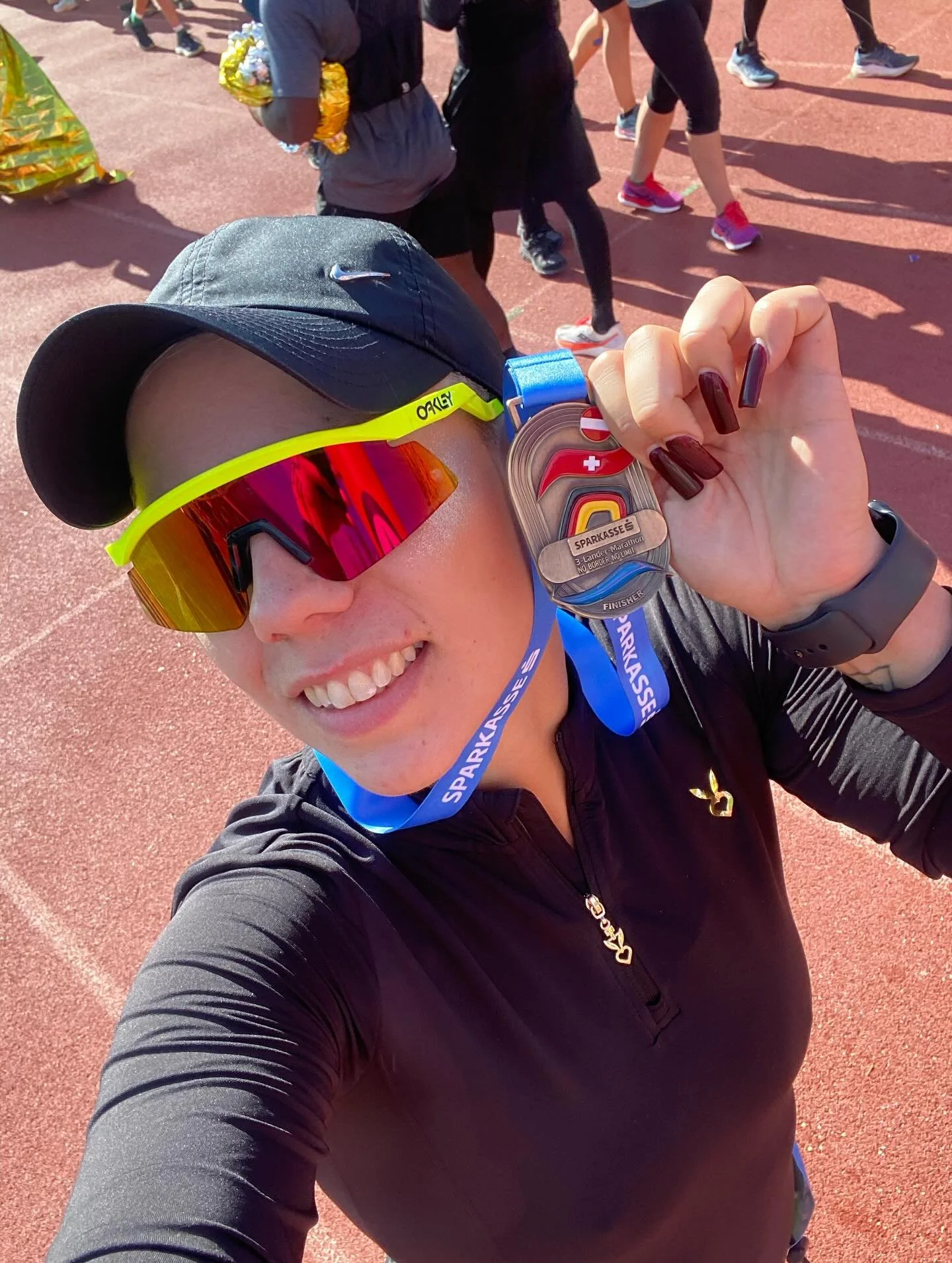 Guuurl, I did my first marathon! I am so proud of myself for pushing through the last 8 months! Couldn&rsquo;t be happier 😌 Have you run 42,195 km through 3 countries in 04:12h? Queers belong into sports like anybody else. Representing non-binary fi