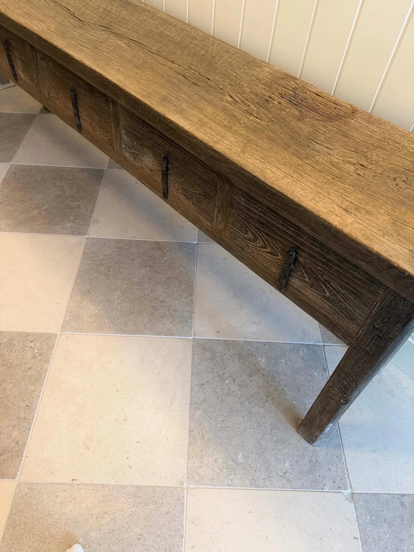 Old soul, new story 🤍
Weathered wood, timeless craftsmanship, and a place where the past meets the present. Farmhouse style isn&rsquo;t about perfection&mdash;it&rsquo;s about character, history, and making old pieces feel right at home in modern sp