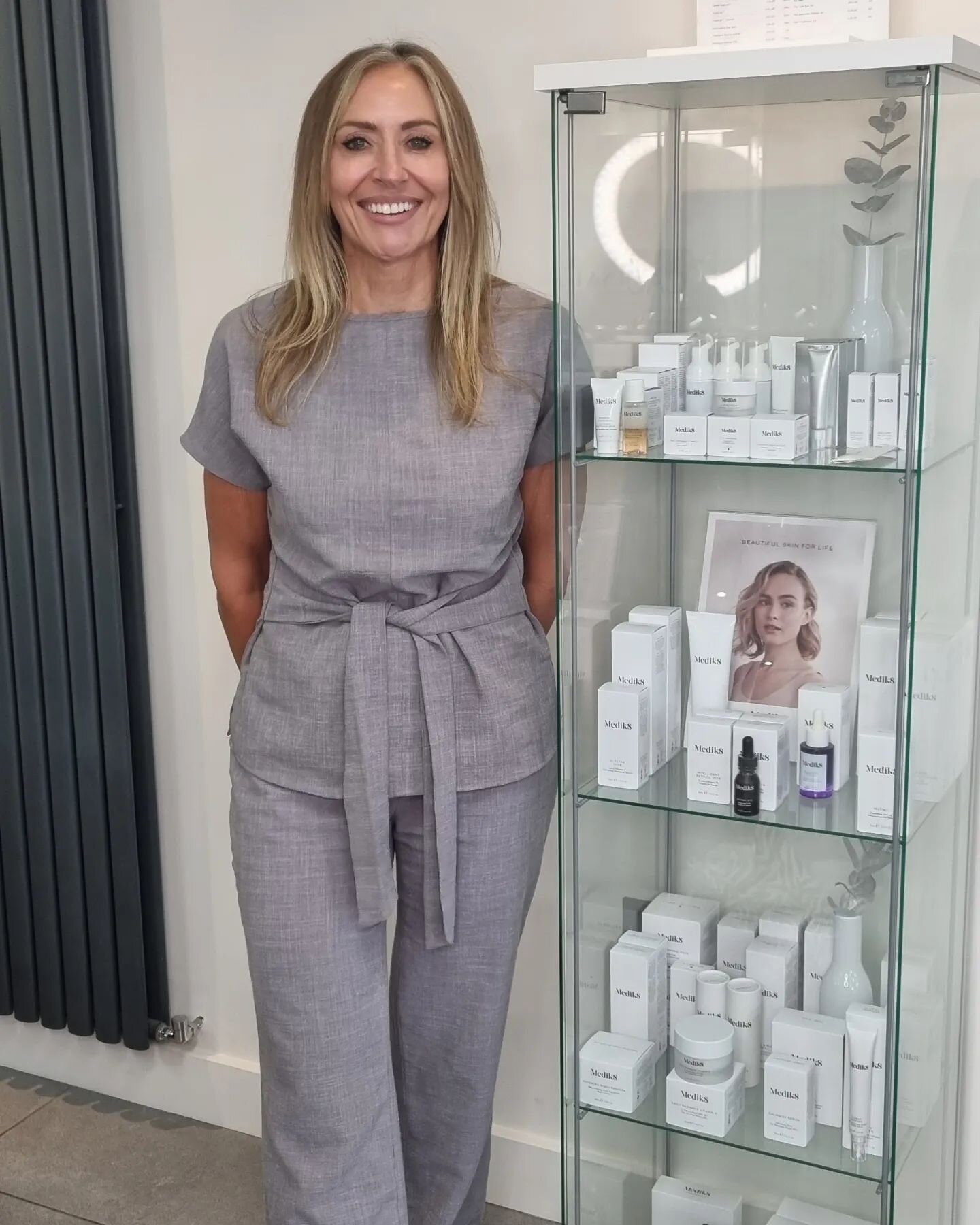 Meet Caroline. 
She's the Boss!!
Caroline has 25 years experience in the beauty industry.  Specialising in all things skin and all aspects of semi permanent make up, including more recently scalp micropigmentation. 

Something you didn't know about C