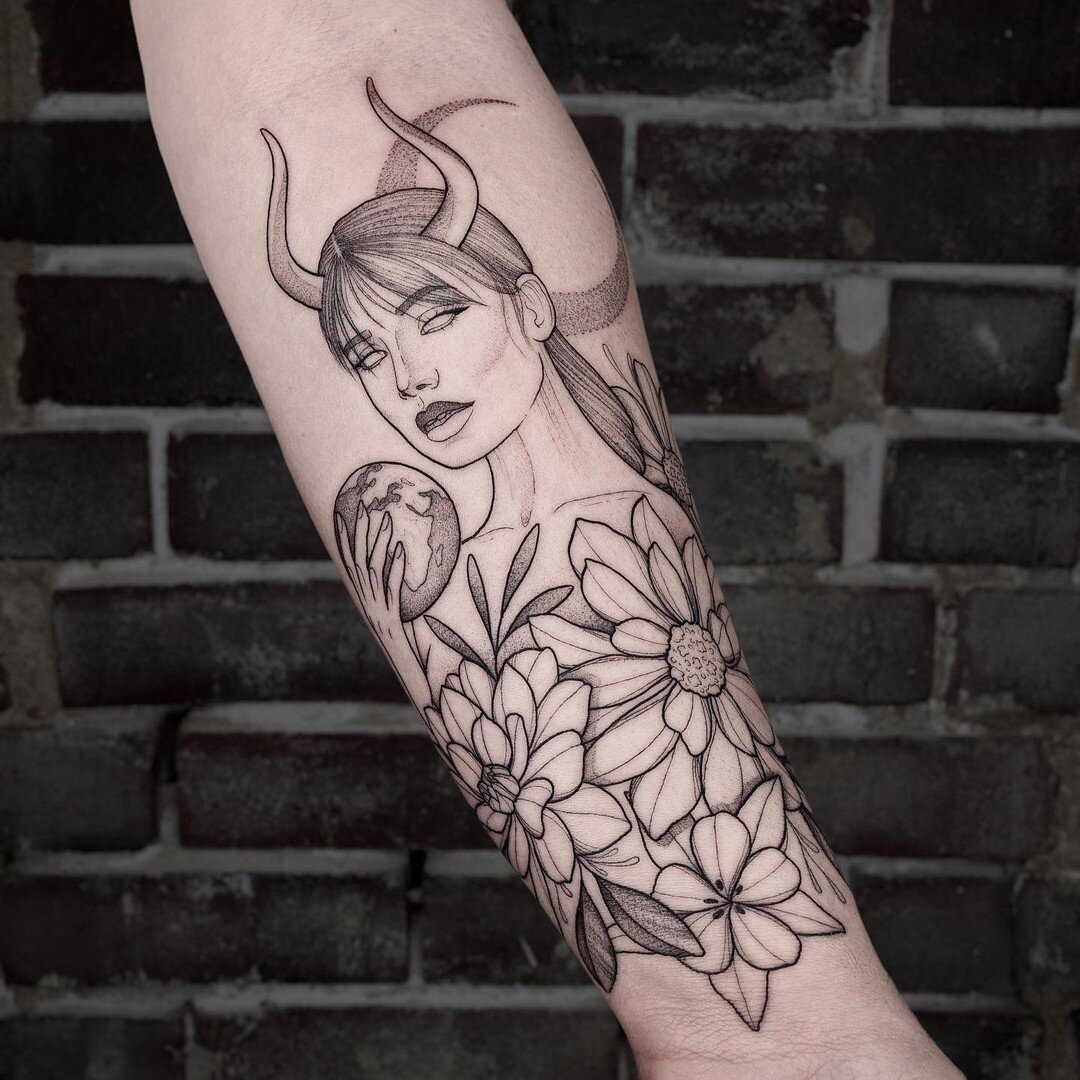 We are loving this zodiac-inspired tattoo from Midway Arts community member @stefanistipple ! ✨♉

📸 @stefanistipple