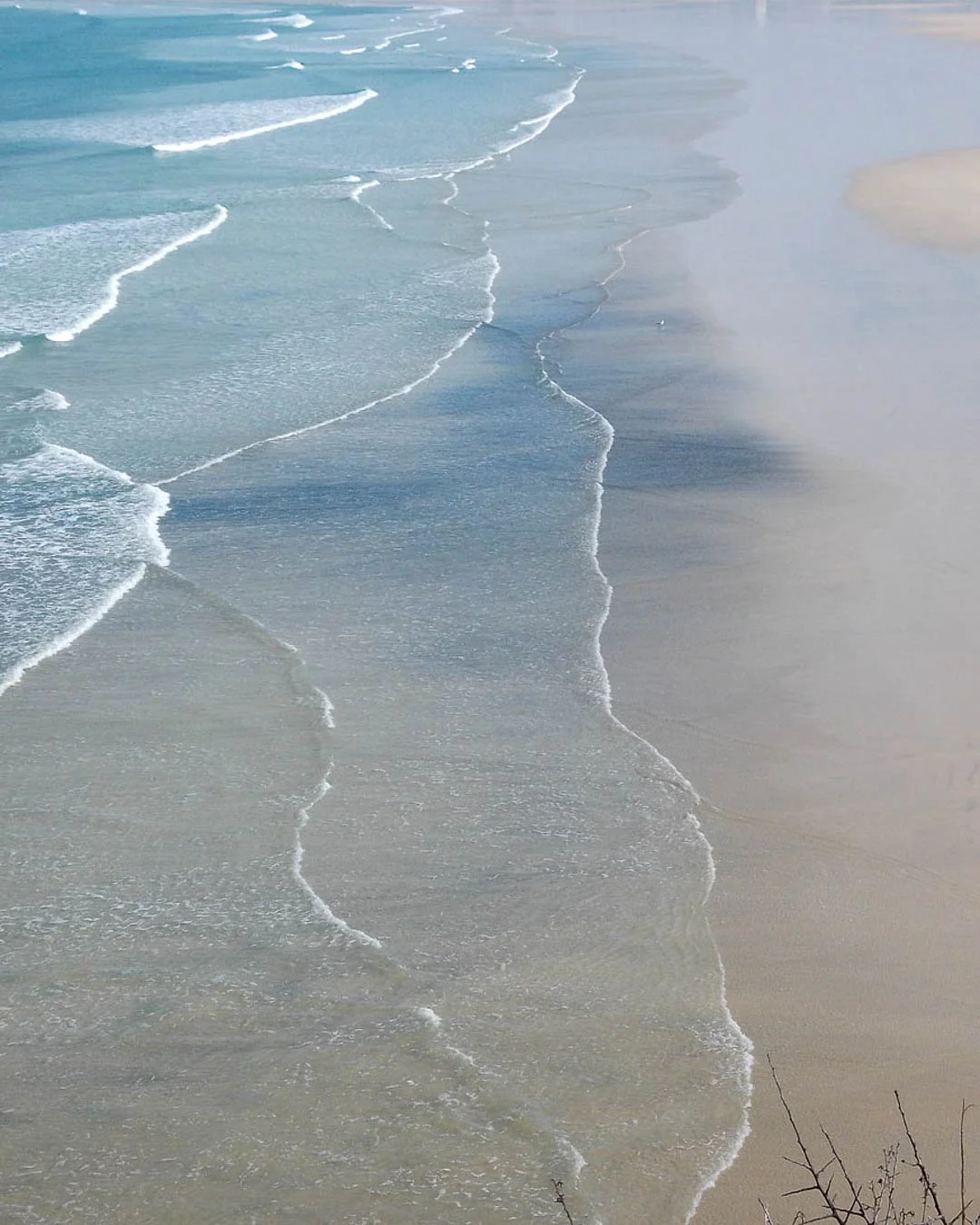 And the sunshine continues.
Whether you love it or aren't so keen, I thought it was time for a moment of tranquillity - shallow waves near Hayle Estuary.
We're open until 4pm...