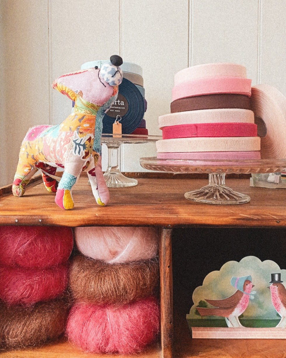 We have dogs made from recycled sari fabric, fluffy yarns and cotton ribbon on cake stands!
What more could you want on an October Saturday?
We're open from 10.30 until 4 pm.