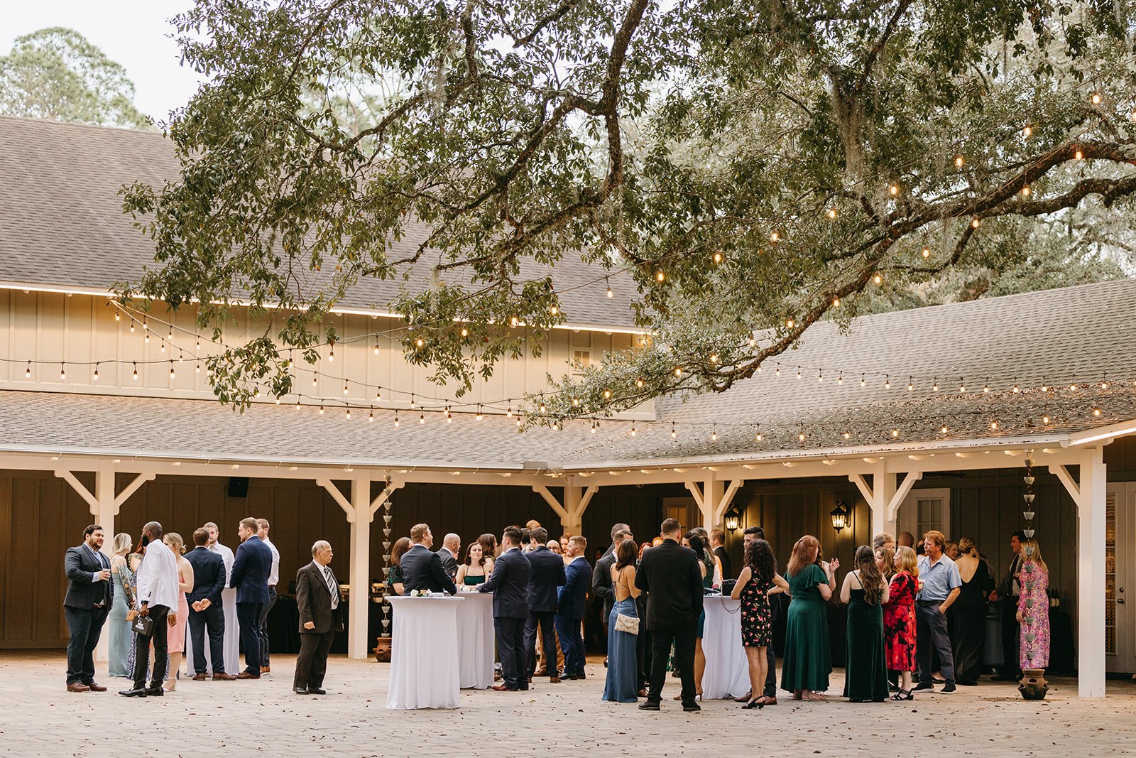 Any time of year, cocktail hour is lovely on our patio! 

@meagangainesphotography
@white_tie_events
@southerncharmevents
@4riverssmokehouse

#weddingday #southernwedding #bowingoaks #jacksonvillewedding #jacksonvilleweddingvenue #weddingreception #o
