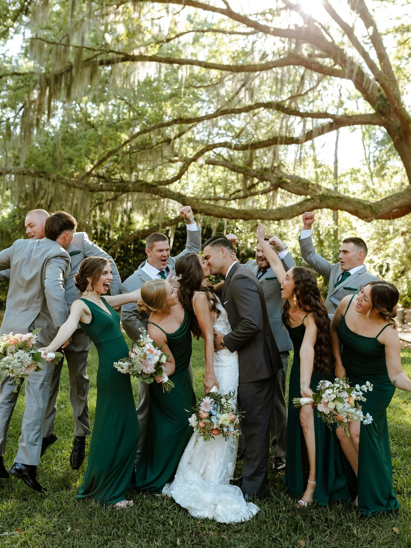Weddings are about celebrating love and friendship with all your favorite people in one place. Tag your faves below and start planning all the fun!

planner: @monicabevents
venue: @bowingoaks
photo: @erinshelbyphotography
video: @brothers.photovideo
