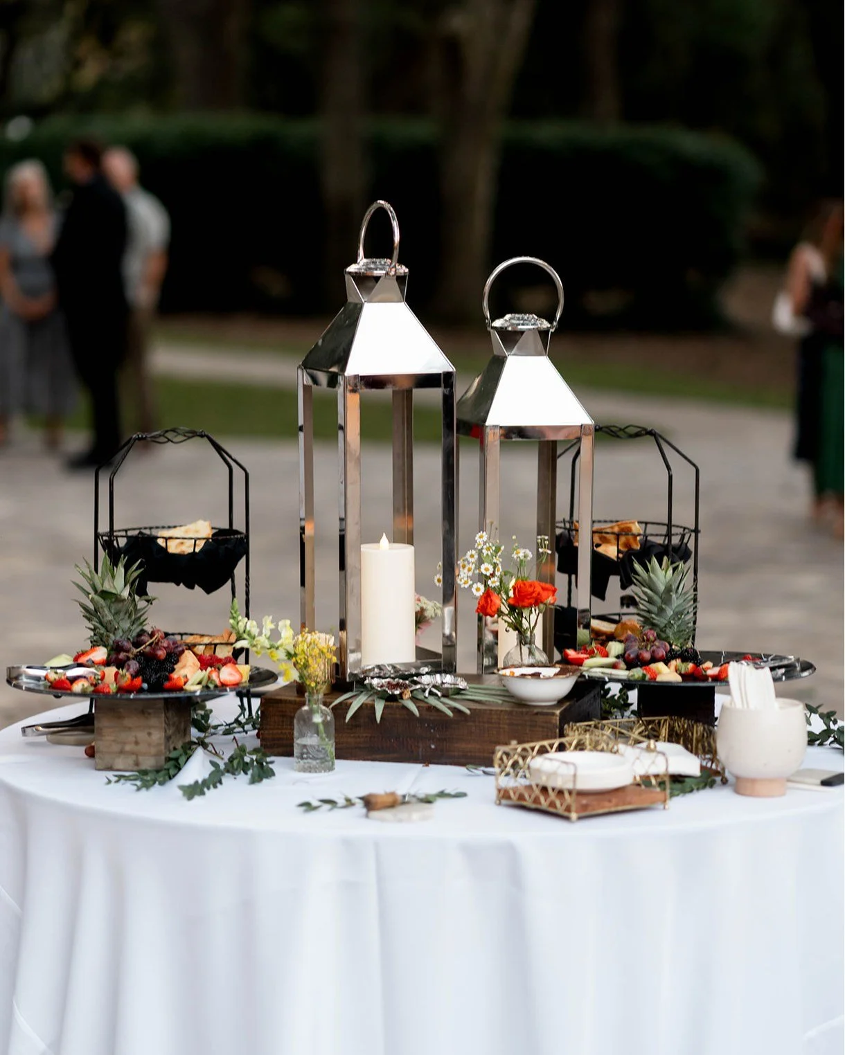 Perfect presentation for this lovely appetizer display! When you are selecting your caterer, ask for examples of their cocktail hour and buffet setups. This is one simple way to really wow your guests!

@chefsgardenevents 
@meagangrahamphoto 
@makemy
