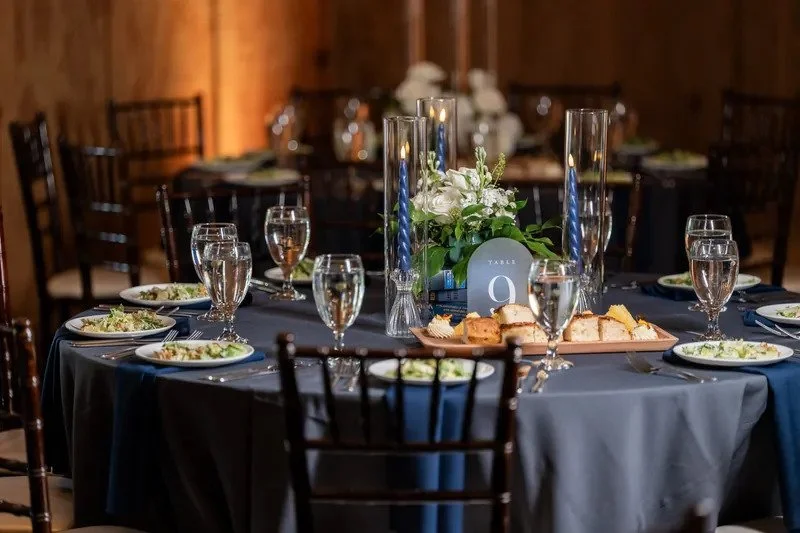 A beautifully set table doesn't end with pretty tablecloths and stunning centerpieces. Adding a pre-set salad and bread service really adds a touch of sophistication!

Ready to start planning your 2027 celebration? Click the link in our bio to schedu