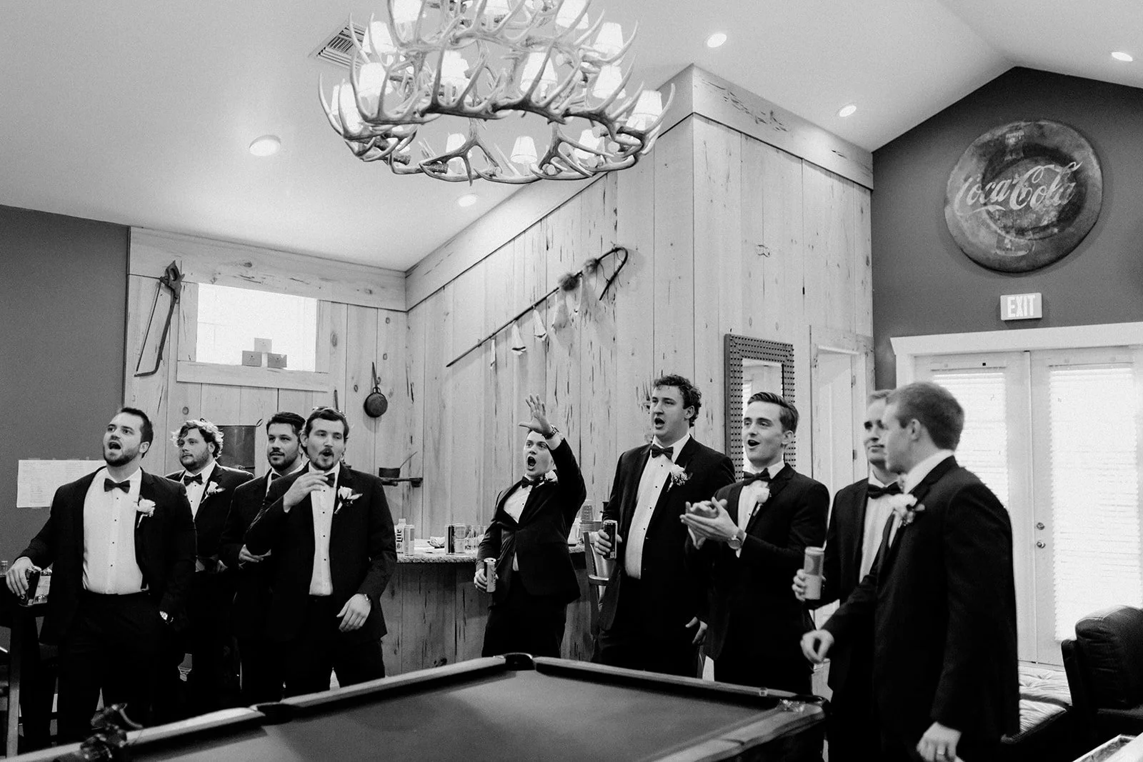 Wedding season 🤝 football season 🏈💍

Getting ready for the ceremony doesn&rsquo;t mean you have to miss the game!

Our groom&rsquo;s suite gives the guys plenty of room to get dressed, hang out, and enjoy a little pre-ceremony downtime. And during