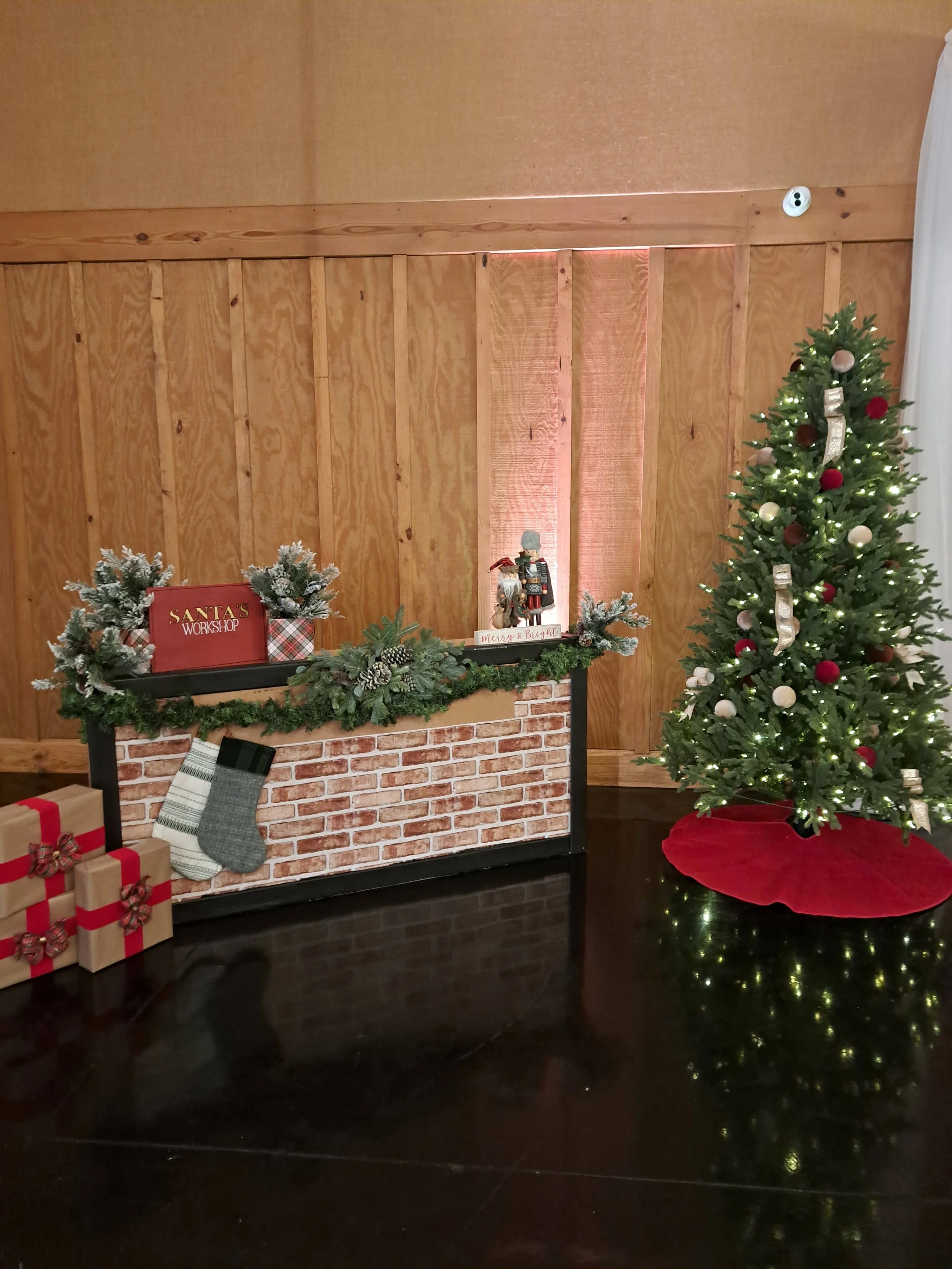 Planning a Successful Company Holiday Party in Jacksonville