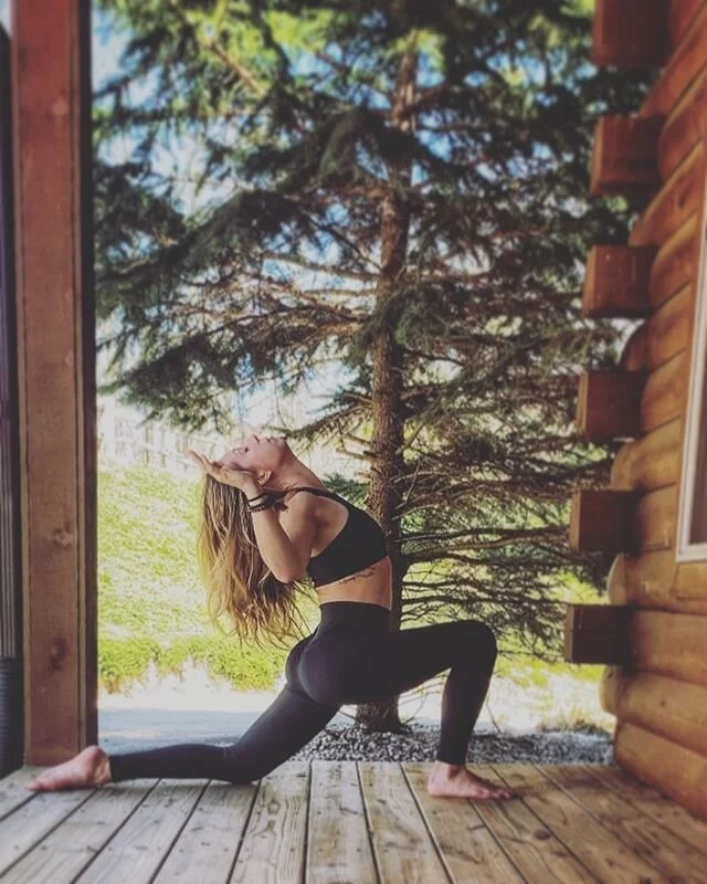 Stretch your body.

Quiet your mind.

Open your heart.

Listen. Feel. Move. 🤩

That is all. Happy Friday!

#followyourbliss