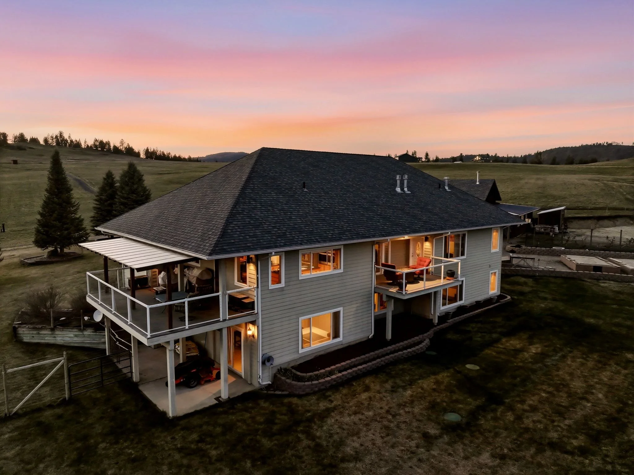 85_Inside-Media-Chain Twilight-7.JPG