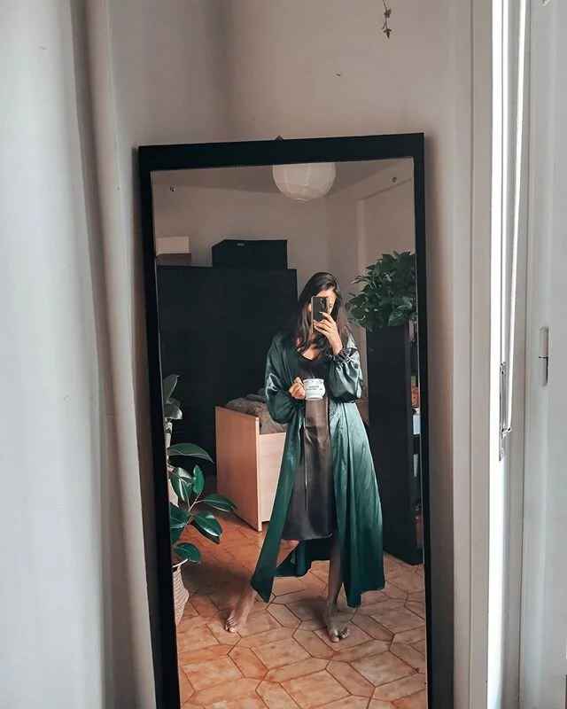 Mi abbino alle mie piante, l'obbiettivo di ogni plant mama.
. 
Oggi  &egrave; l'ultimo giorno della mia personalissima sfida #mivestosoloconvestitihumanavintage. 
Una settimana dedicata a creare look, usando solo vestiti che ho trovato da @humanavint