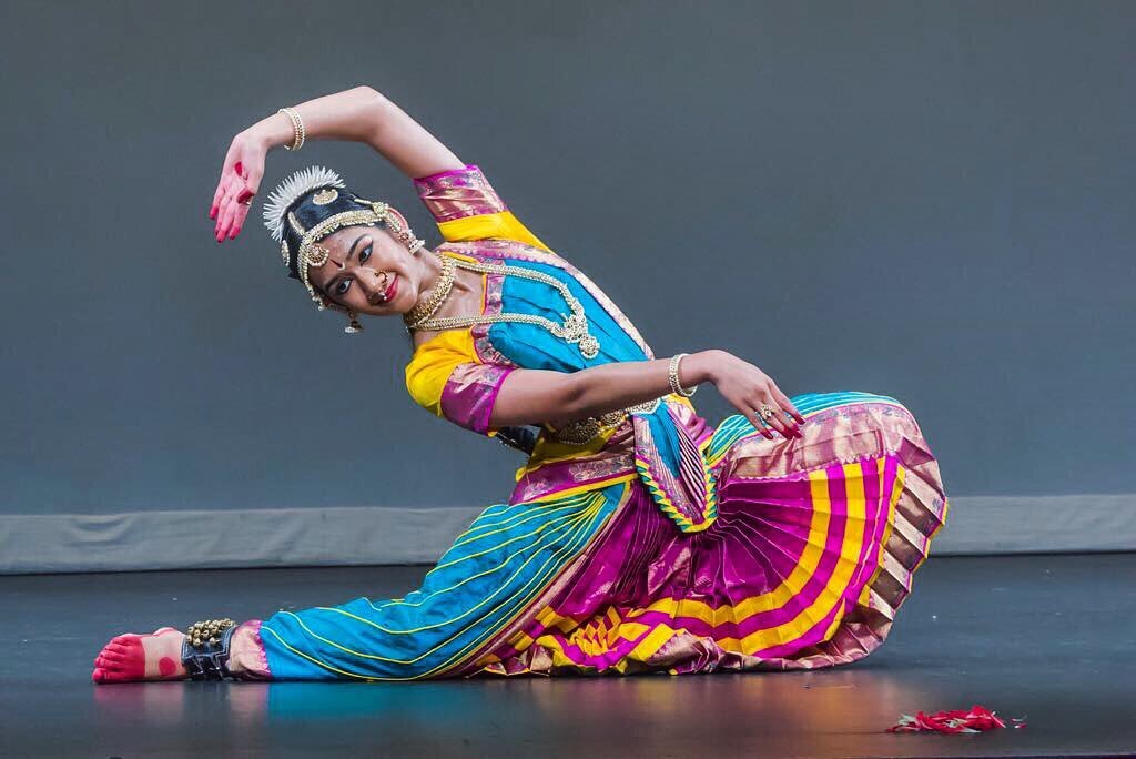 Our third Friday special workshop features the classical Indian dance form, Bharatanatyam, with professional dancer and VT student Ramya Joshi! @joshigirl00 Spots are filling fast for this one, so sign up ASAP! Link in bio to register. 

Reminder tha