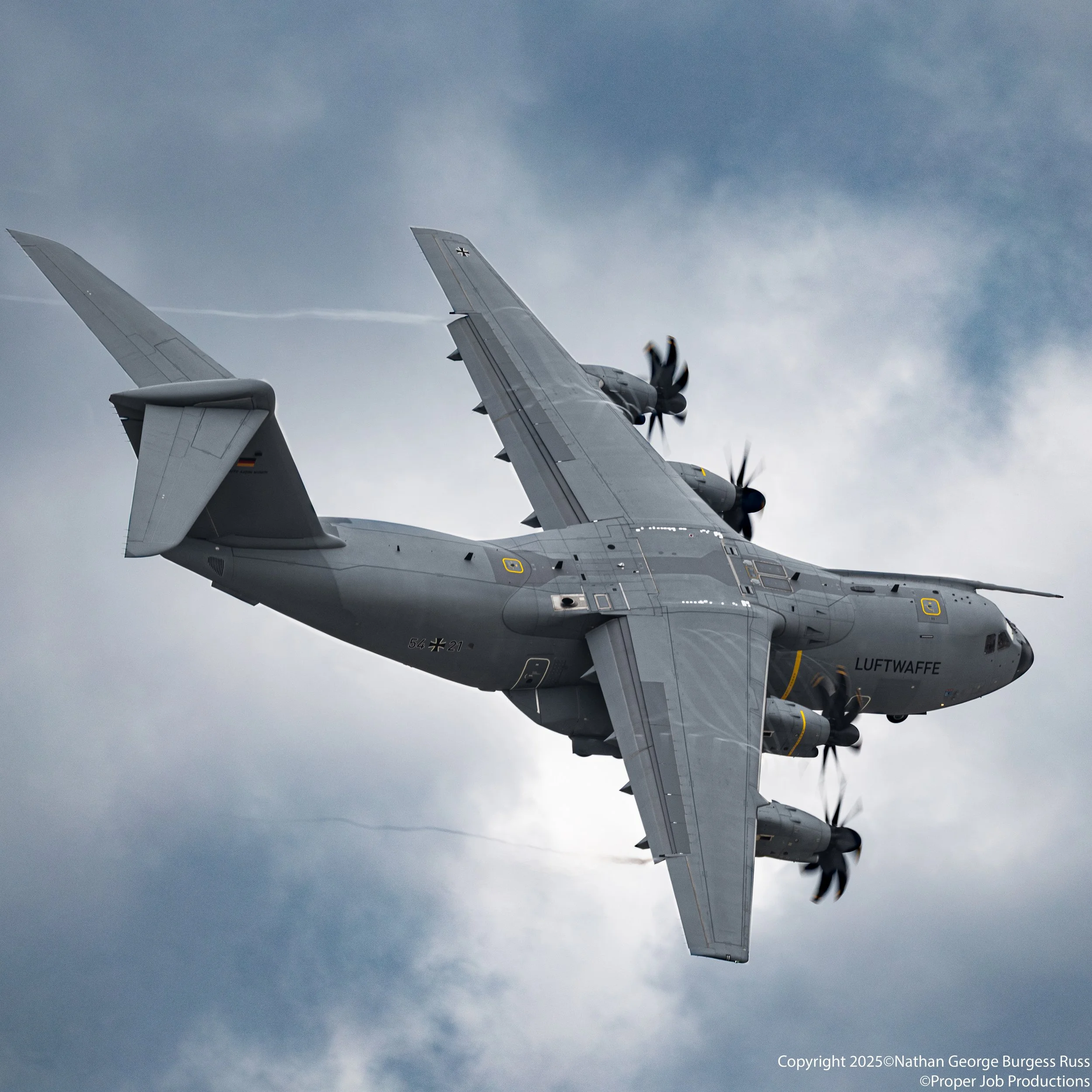 Airbus A400M Atlas 54+21 from the Lufttransportgeschwader 62 (Air Transport Wing 62) of the Luftwaffe displaying at the Royal International Air Tattoo 2025.

54+21 was delivered to the Luftwaffe on the 9th of August 2018.