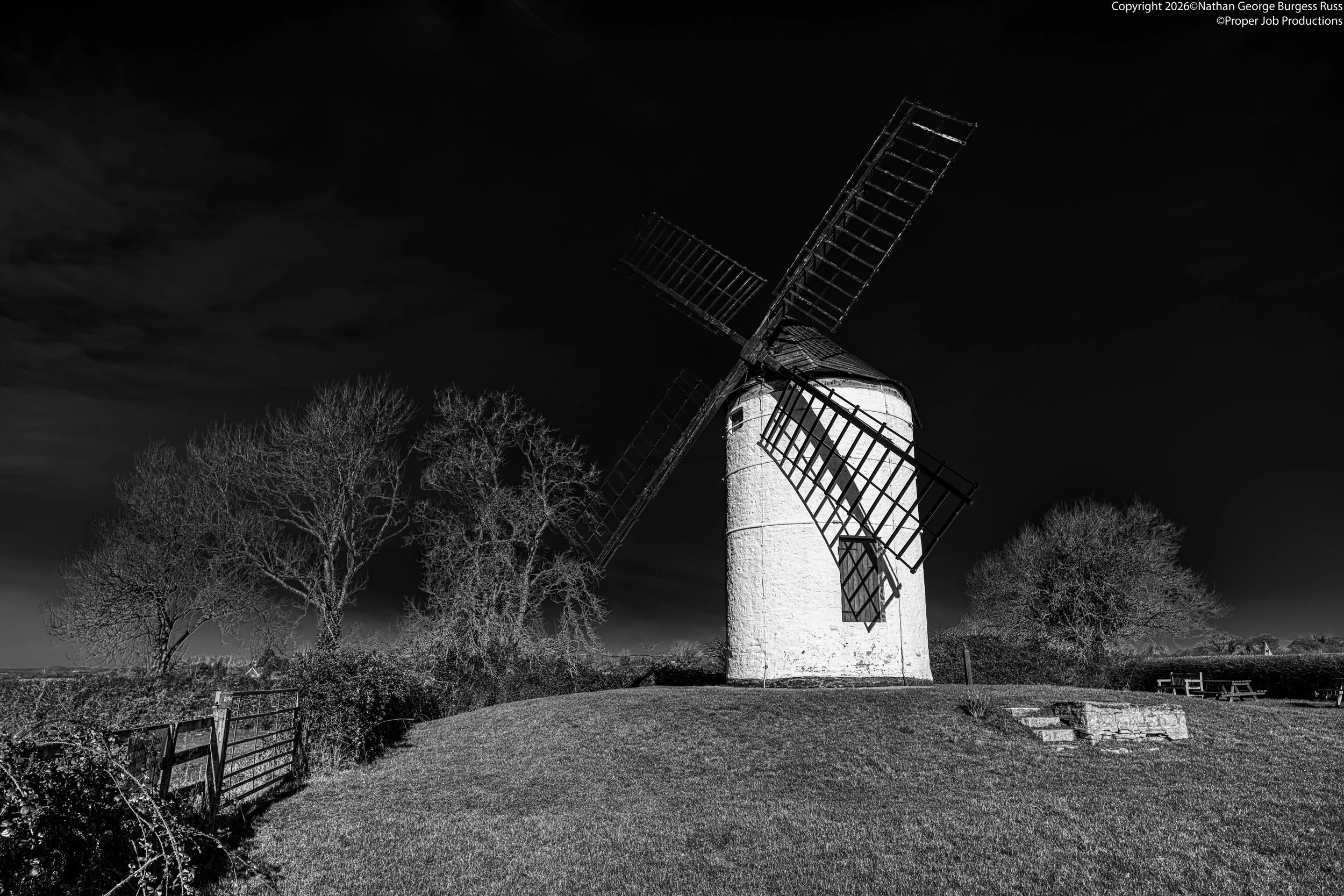 Ashton Windmill B&W