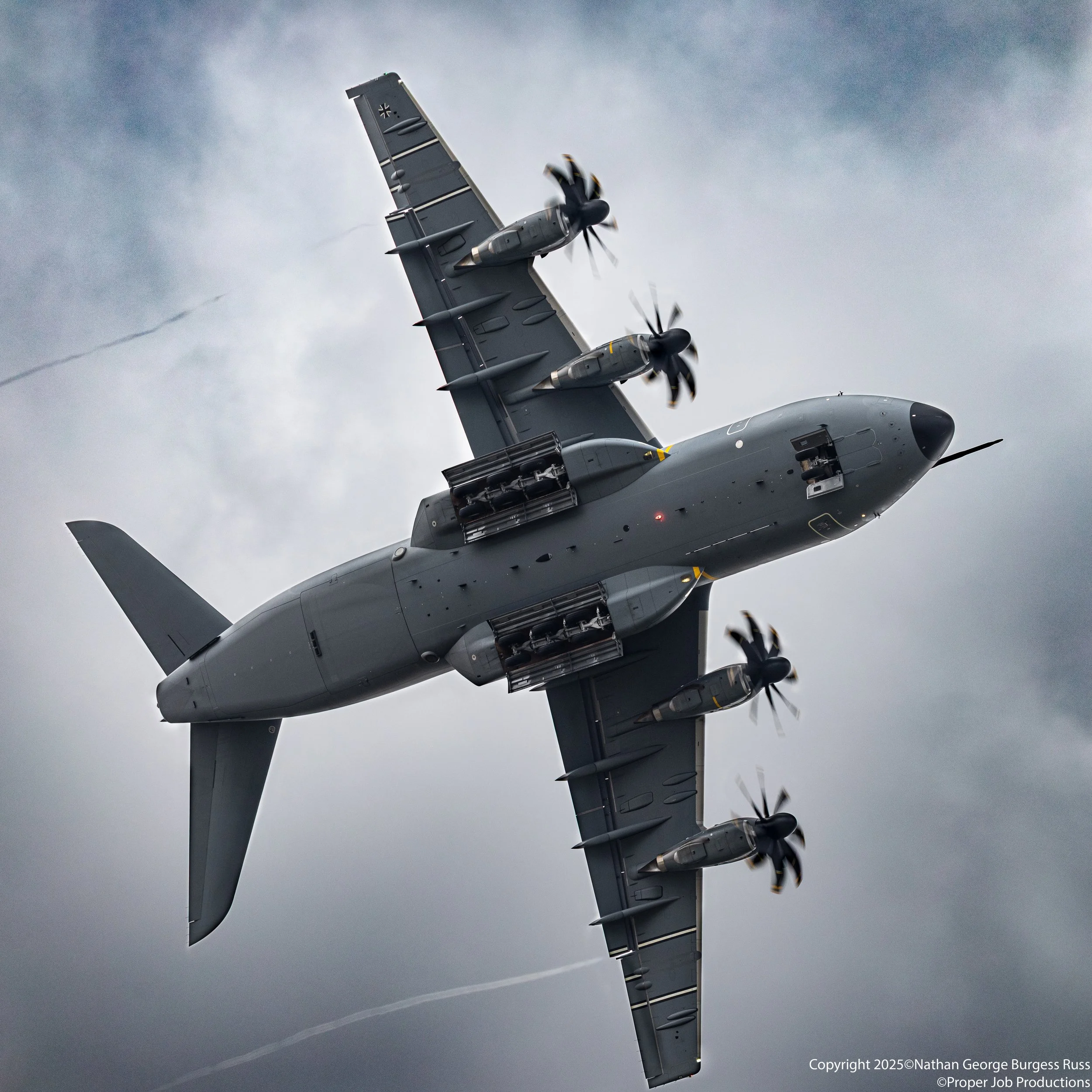 Airbus A400M Atlas 54+21 from the Lufttransportgeschwader 62 (Air Transport Wing 62) of the Luftwaffe displaying at the Royal International Air Tattoo 2025.

54+21 was delivered to the Luftwaffe on the 9th of August 2018.