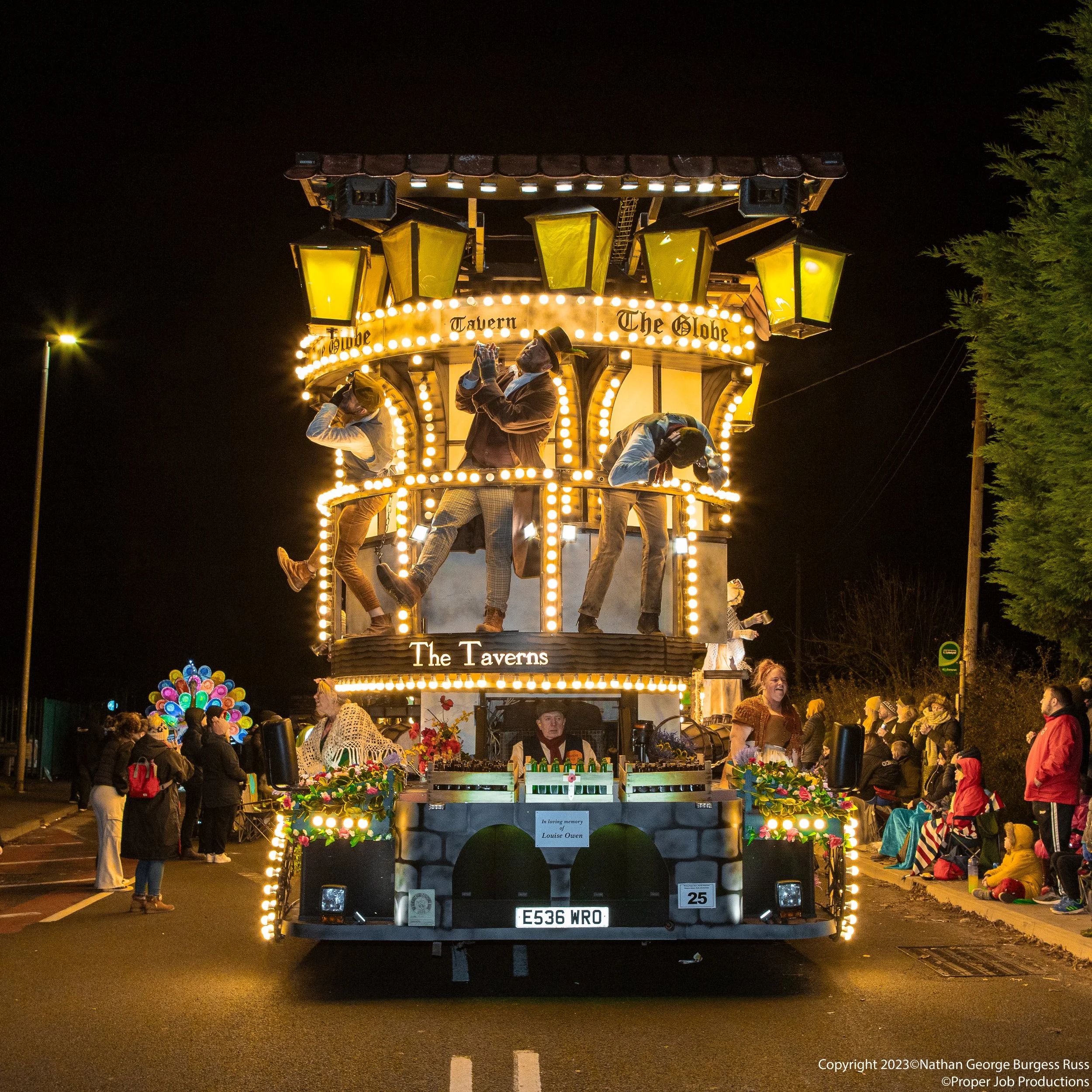 The Globe - Carnival Truck
