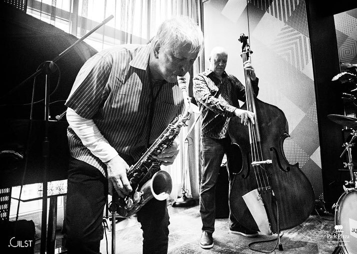 Yesterday at Jazz at the Vic / Keep an Eye Summer Jazz Special: Dick Oats (sax) - Hans Vroomans (piano) - Jay Anderson (bass) - John Riley (drums)!! ⠀⠀⠀⠀⠀⠀⠀⠀⠀
⠀⠀⠀⠀⠀⠀⠀⠀⠀
📸 by @karenvangilst / @vgilst ⠀⠀⠀⠀⠀⠀⠀⠀⠀
⠀⠀⠀⠀⠀⠀⠀⠀⠀
#parkplazamoments #victoriahot