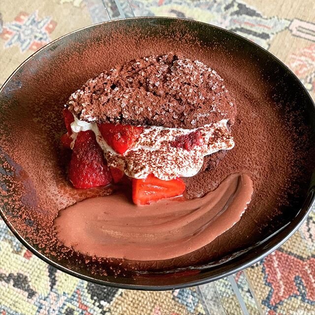 Local strawberries double chocolate shortcakes and a swipe of ganache. @seraxbelgium #eatdessertfirst #local #seasonal #dessertdiva #keepbaking