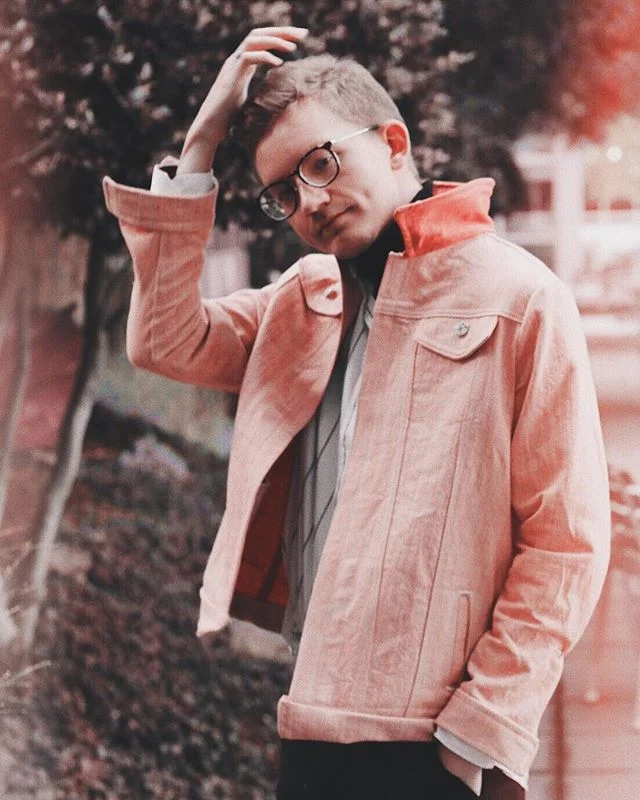 you know what&rsquo;s better than smizing directly into a camera? voting. don&rsquo;t forget to vote today my dudes and ladies and gender non-conforming friends. ✌🏻
.
.
📸: @toridmitchell