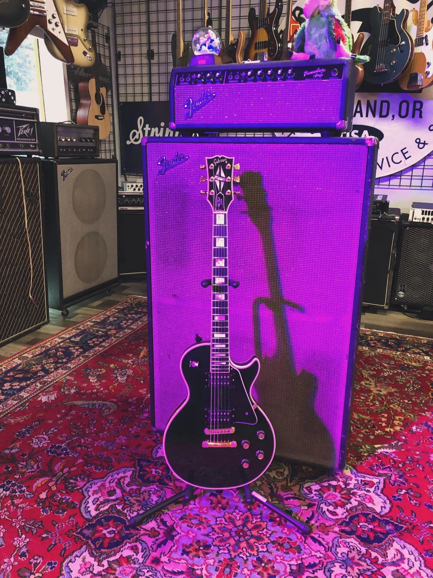 '77 LP Custom Now Available!😯😯😯

Norlin's finest, Dimarzio PAF and FRED buckers,
3 piece maple neck, 2 piece body, 1 f'n amazing guitar

no cracks, no breaks, original frets, non-original HSC

priced to sell at $3600 🤘🤘🤘