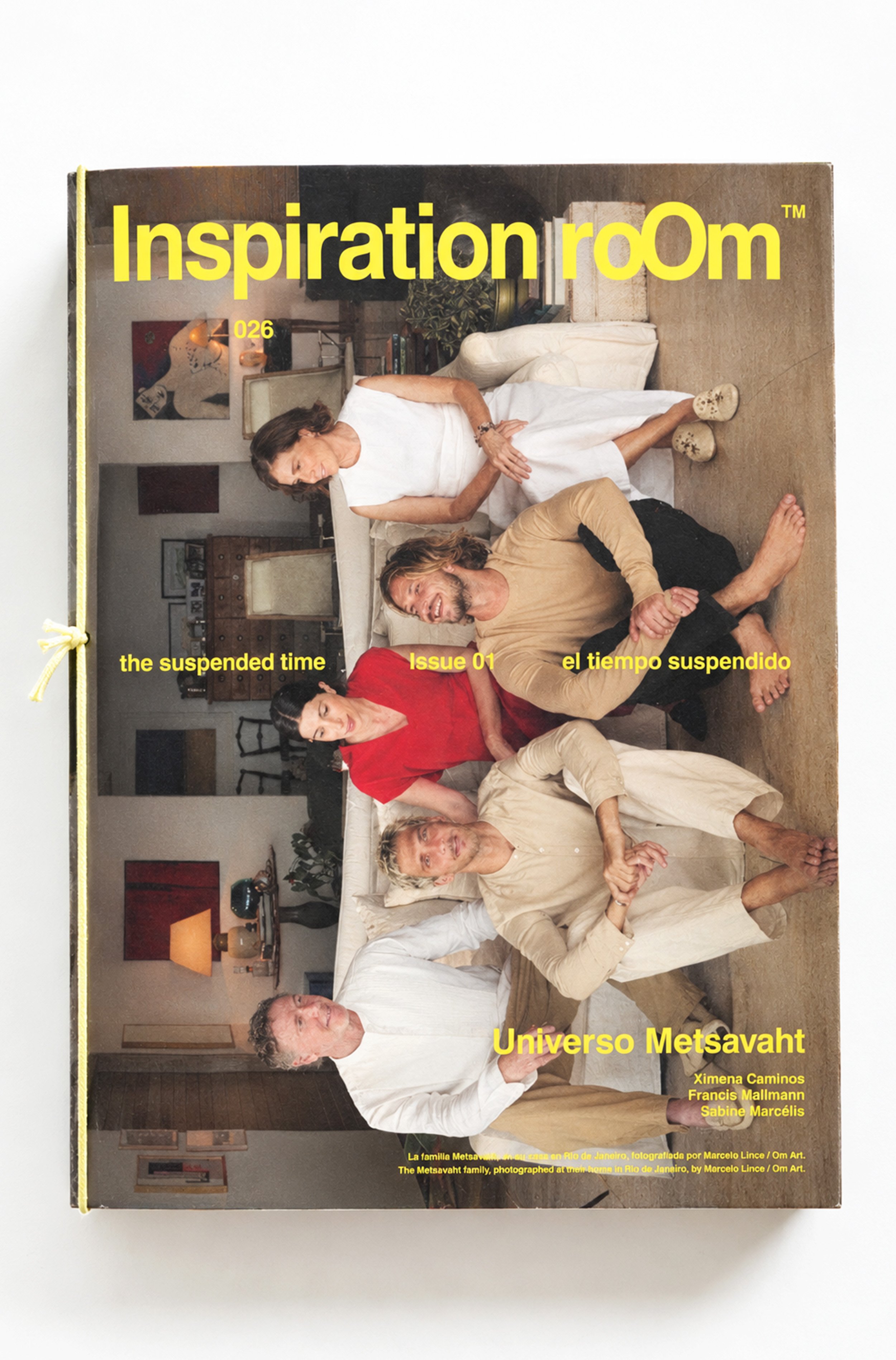 ISSUE 01 TAPA UNIVERSO METSAVAHT